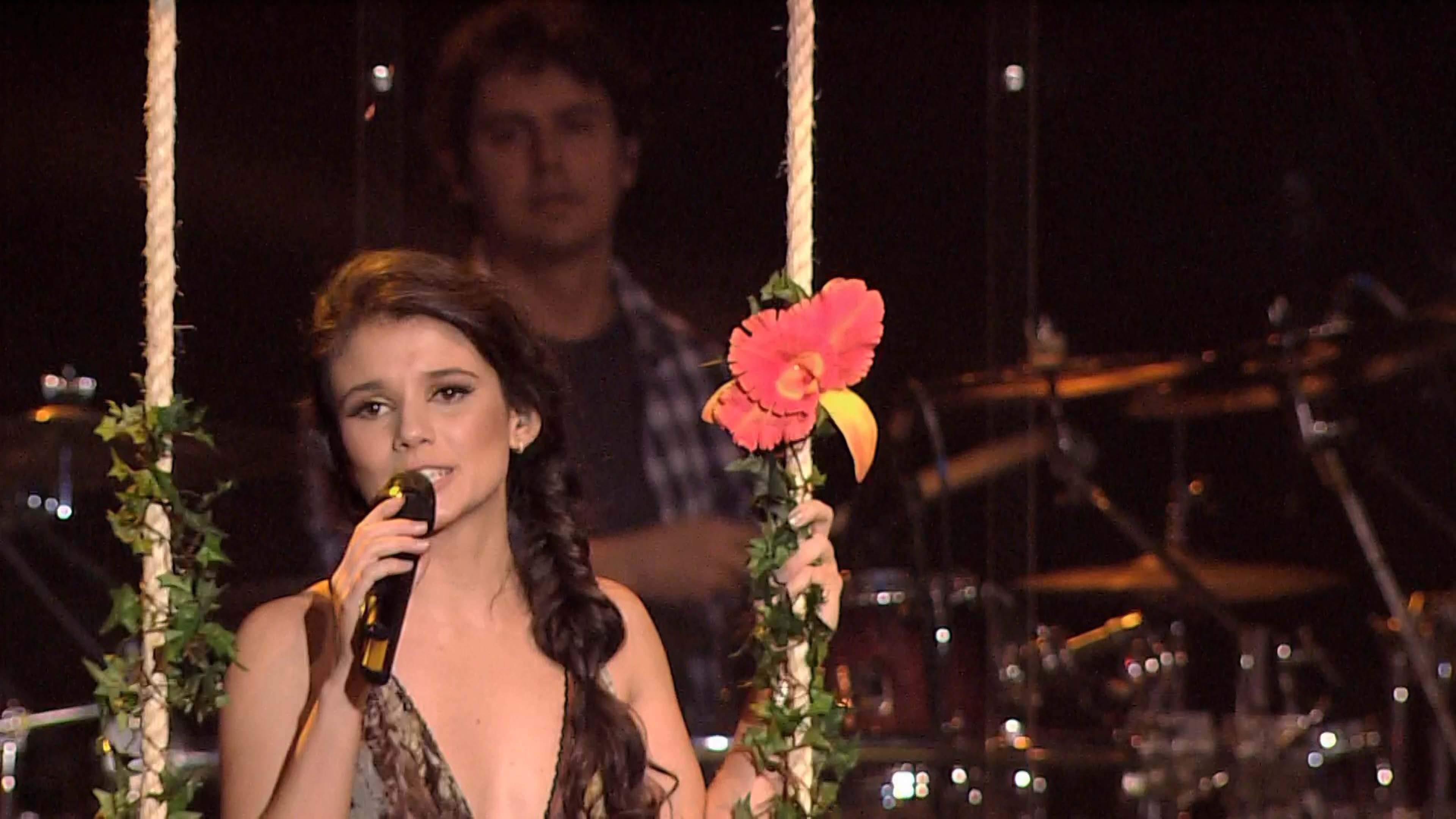 Backdrop for Paula Fernandes - Ao Vivo