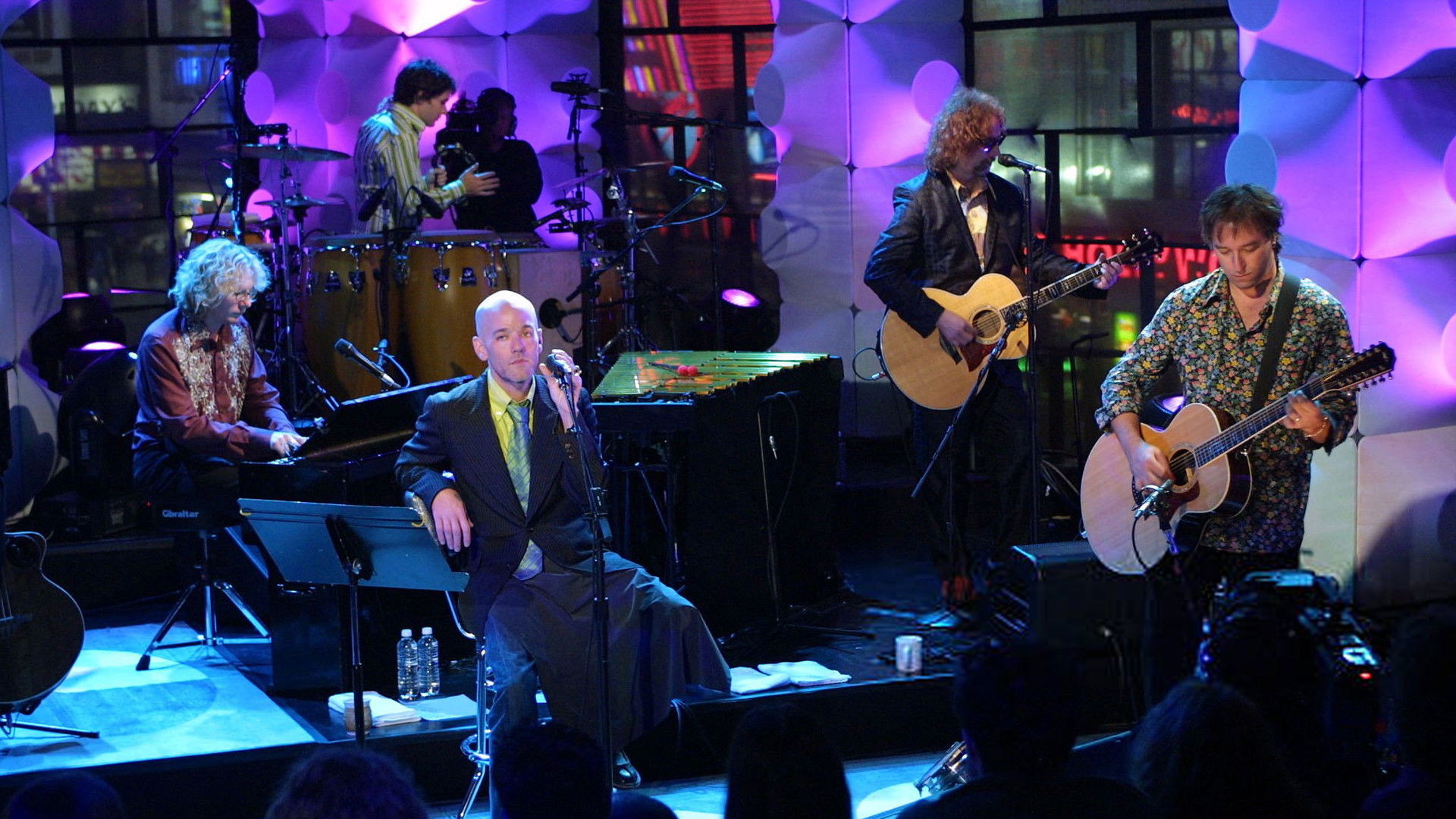 Backdrop for R.E.M.: MTV Unplugged No. 2.0