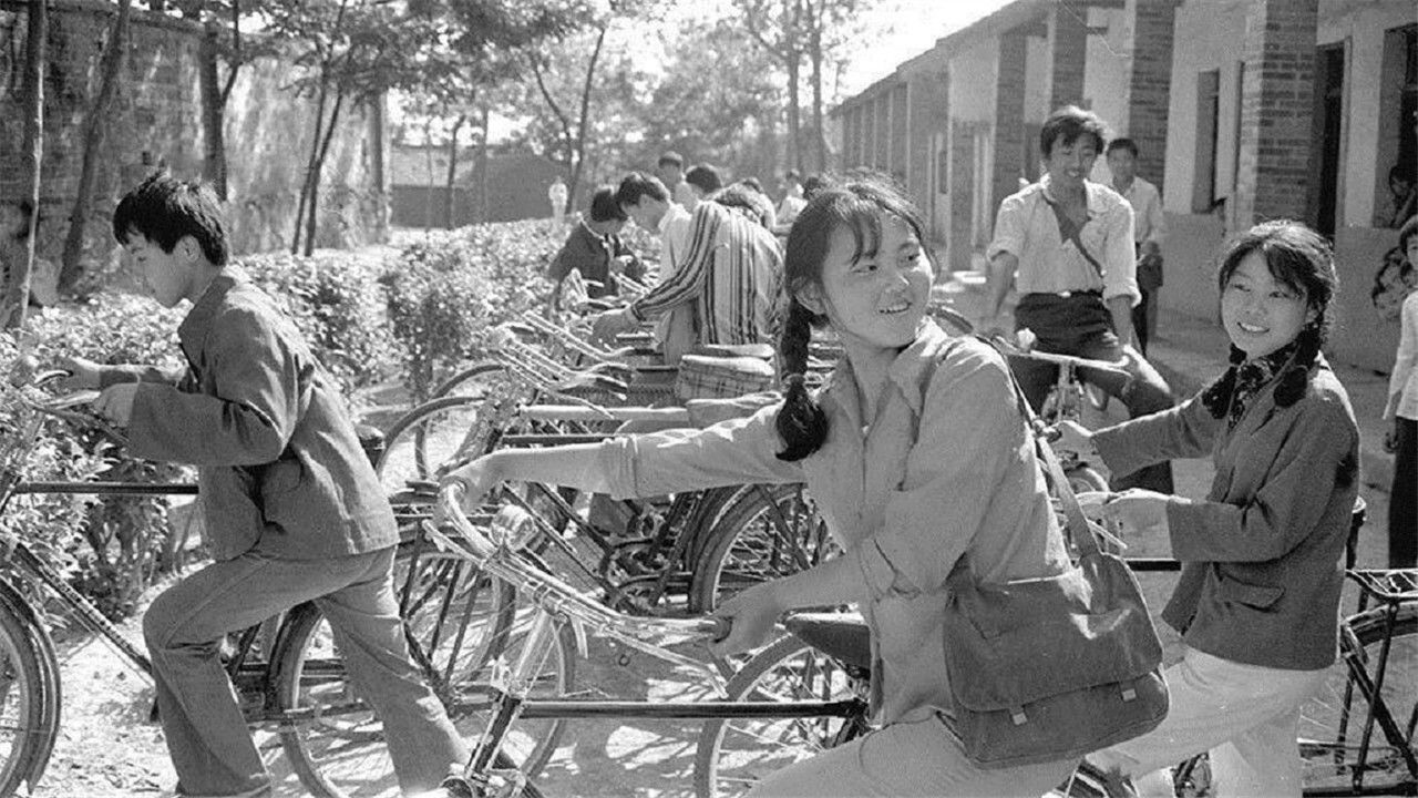 Backdrop for 中国六十年社会图景