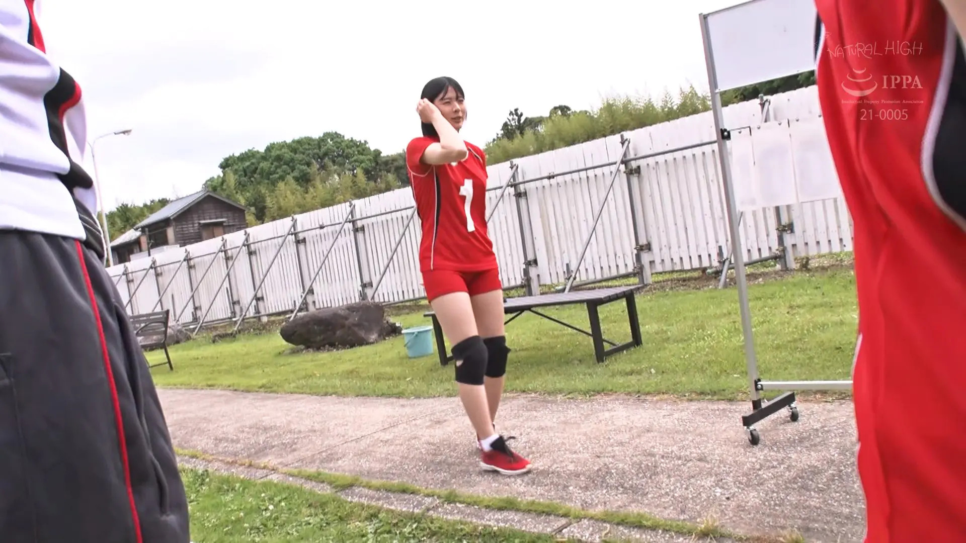 Backdrop for クラブ活動中の焦らしリモバイで腰を震わせながら感じまくる発情娘