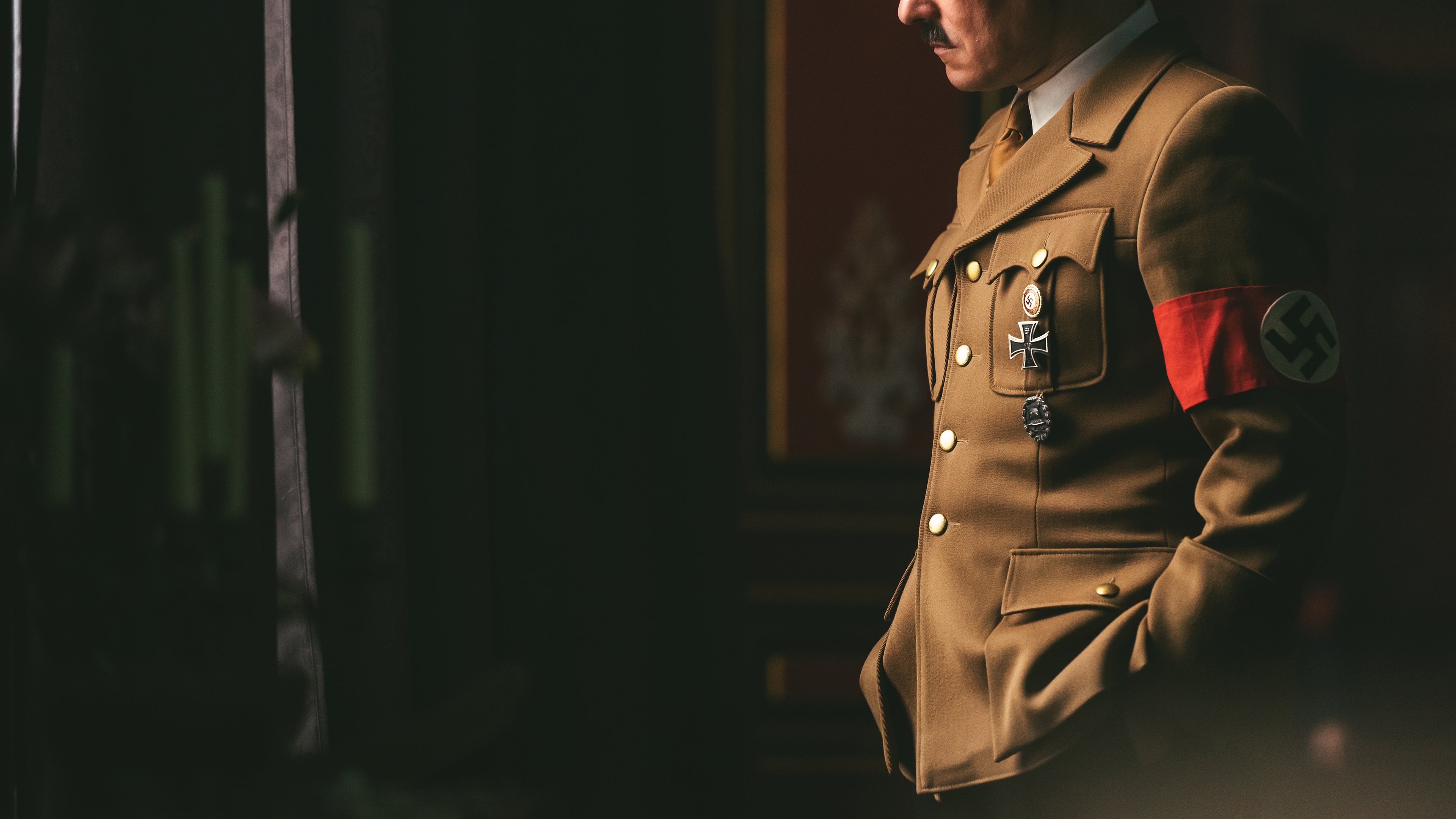 Backdrop for Rise of the Nazis