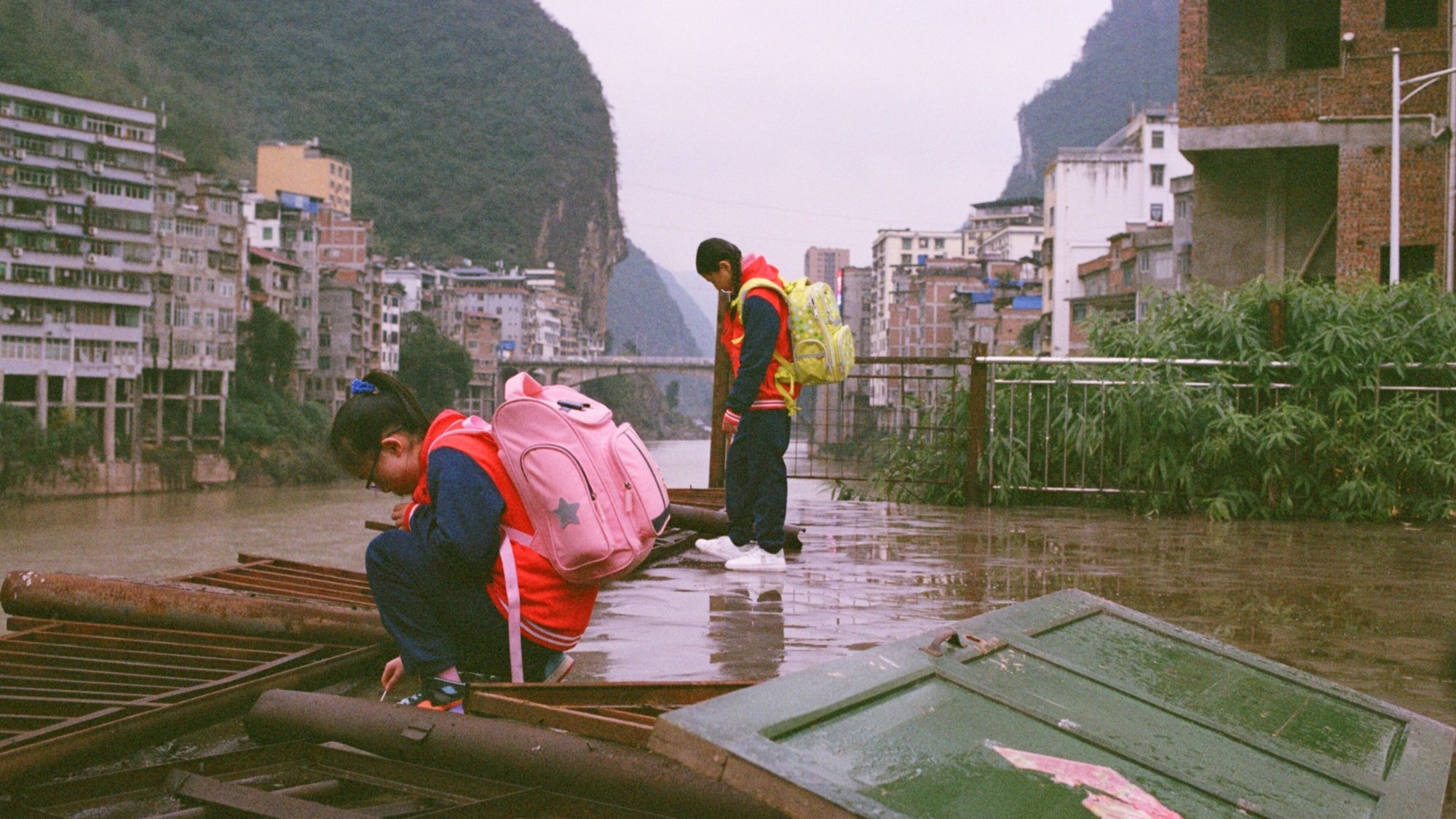 Backdrop for Yangzi's Confusion