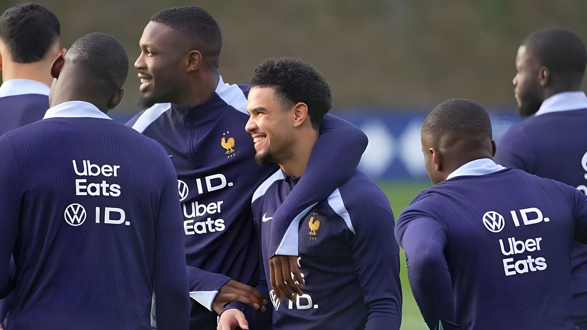 Backdrop for Football : dans l'intimité des nouveaux Bleus