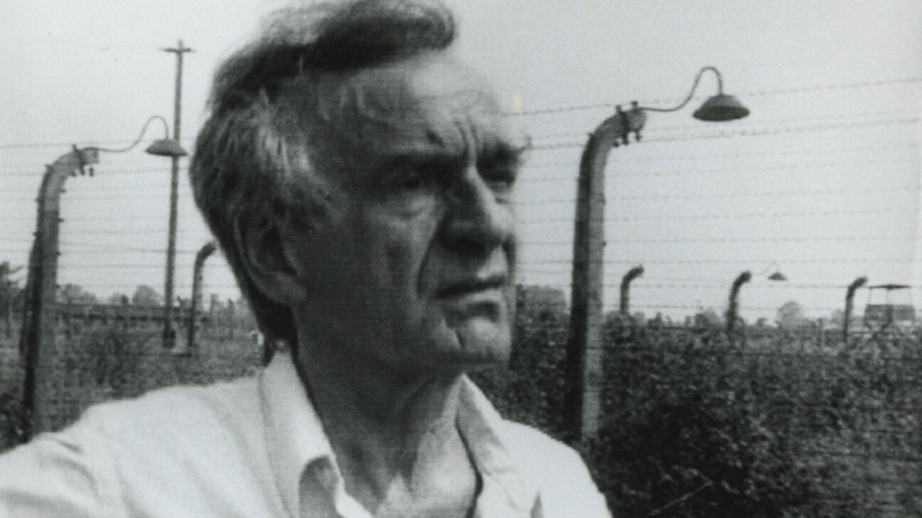 Backdrop for Elie Wiesel Goes Home