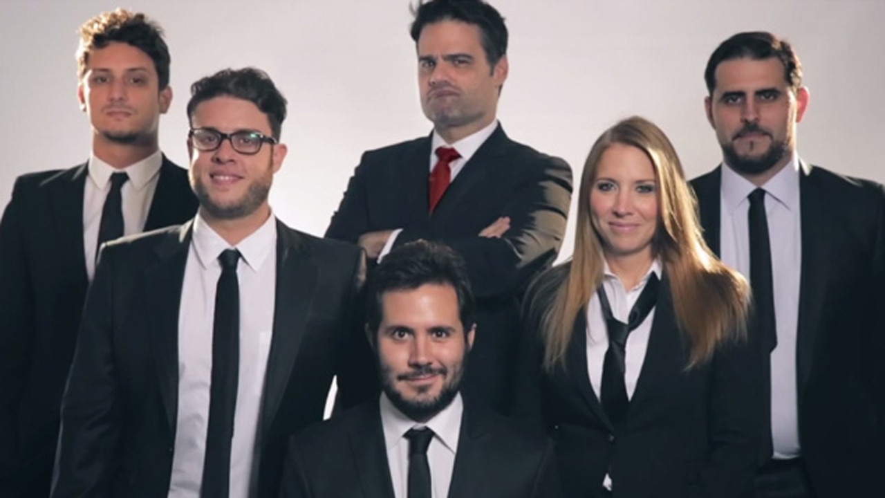 Backdrop for Fuera Del Aire: La Película