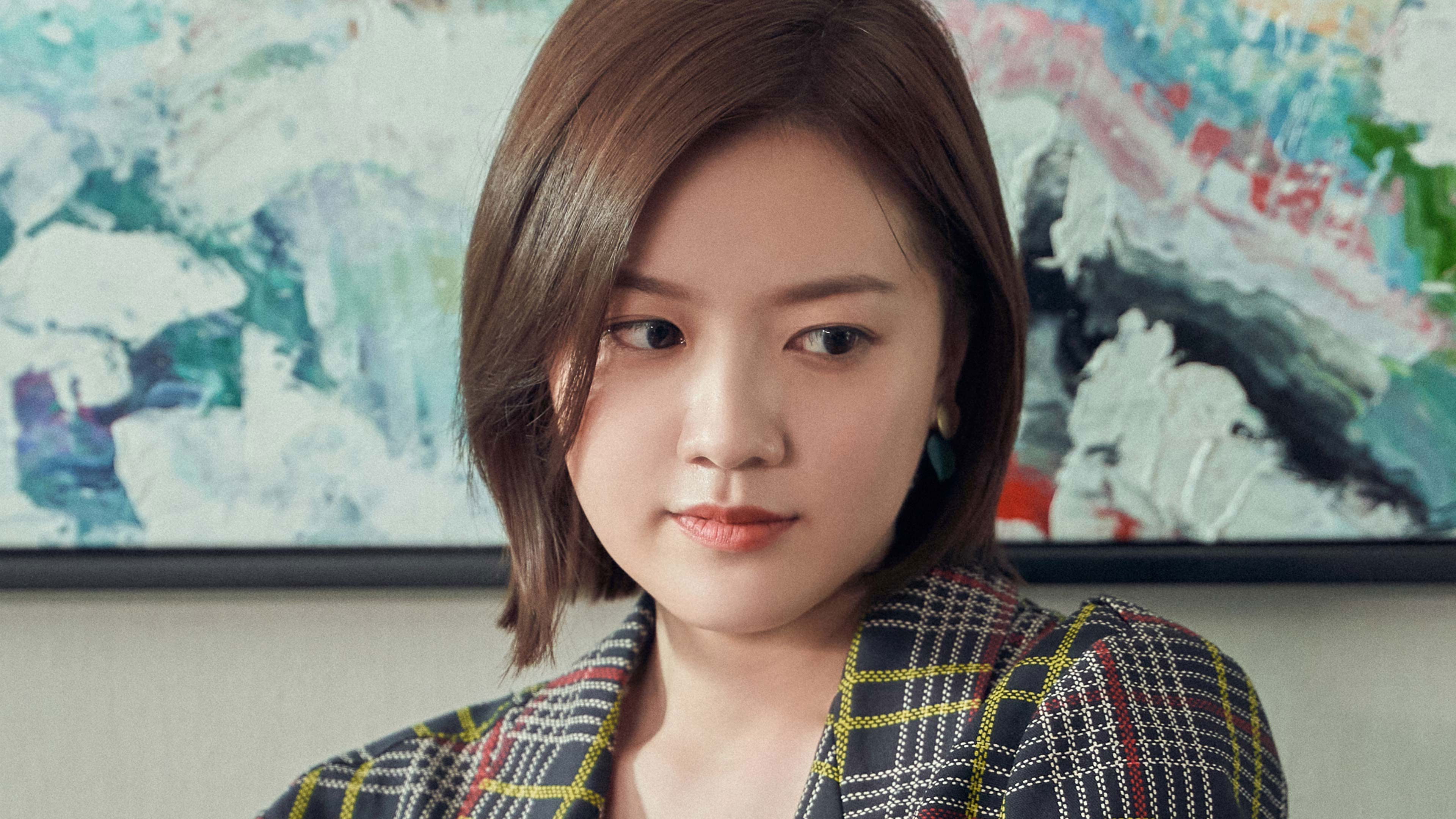 Backdrop for The Girl Who Sees Smells