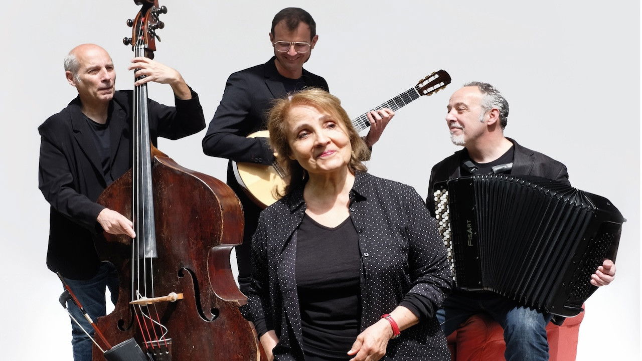 Backdrop for Michèle Bernard - Tout' Manières (Scène & Canapé)