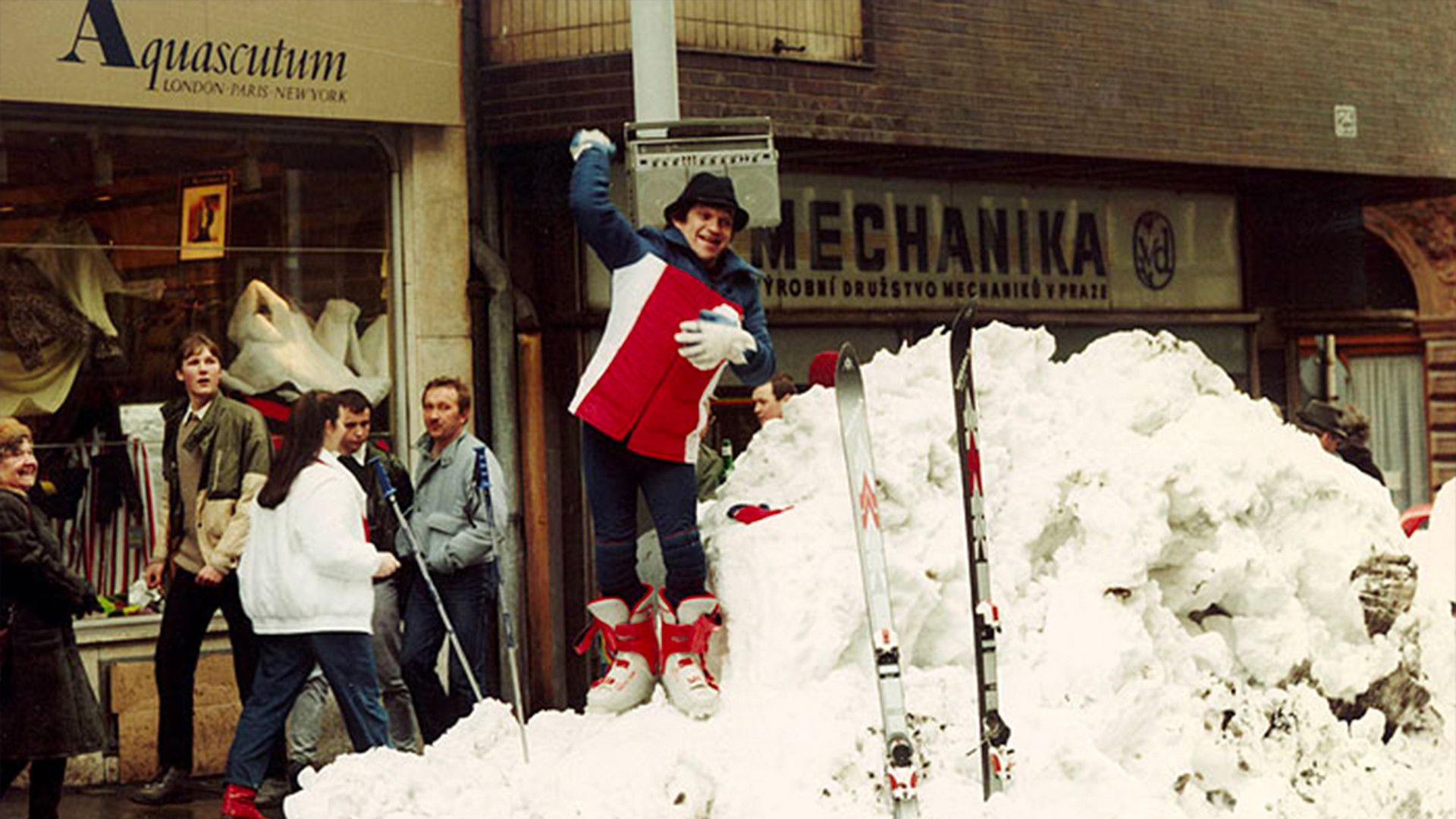 Backdrop for Currency and Peace