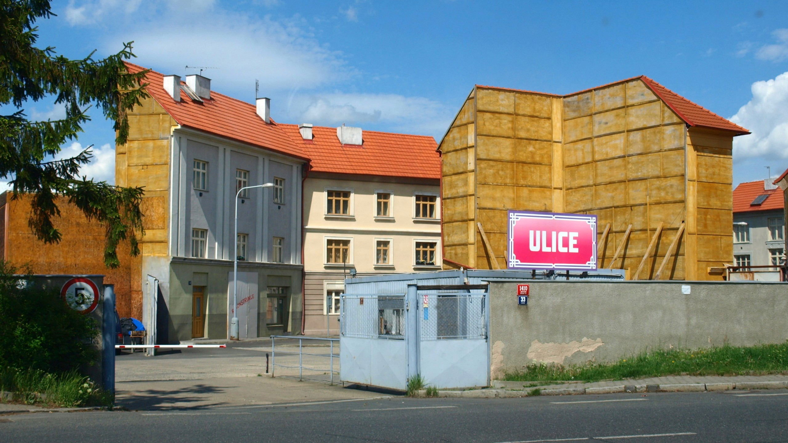 Backdrop for Ulice
