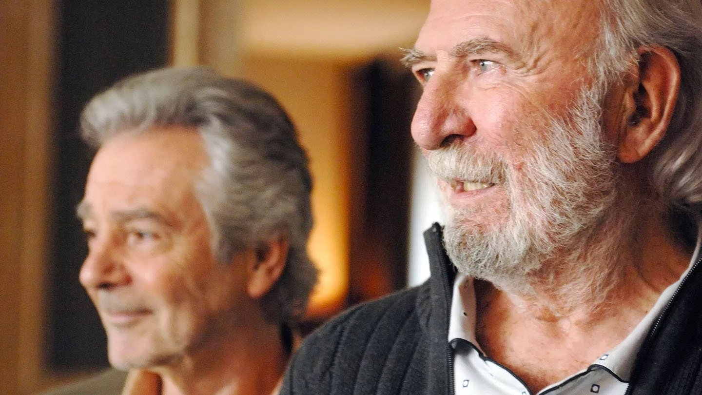 Backdrop for La Fleur de l'âge