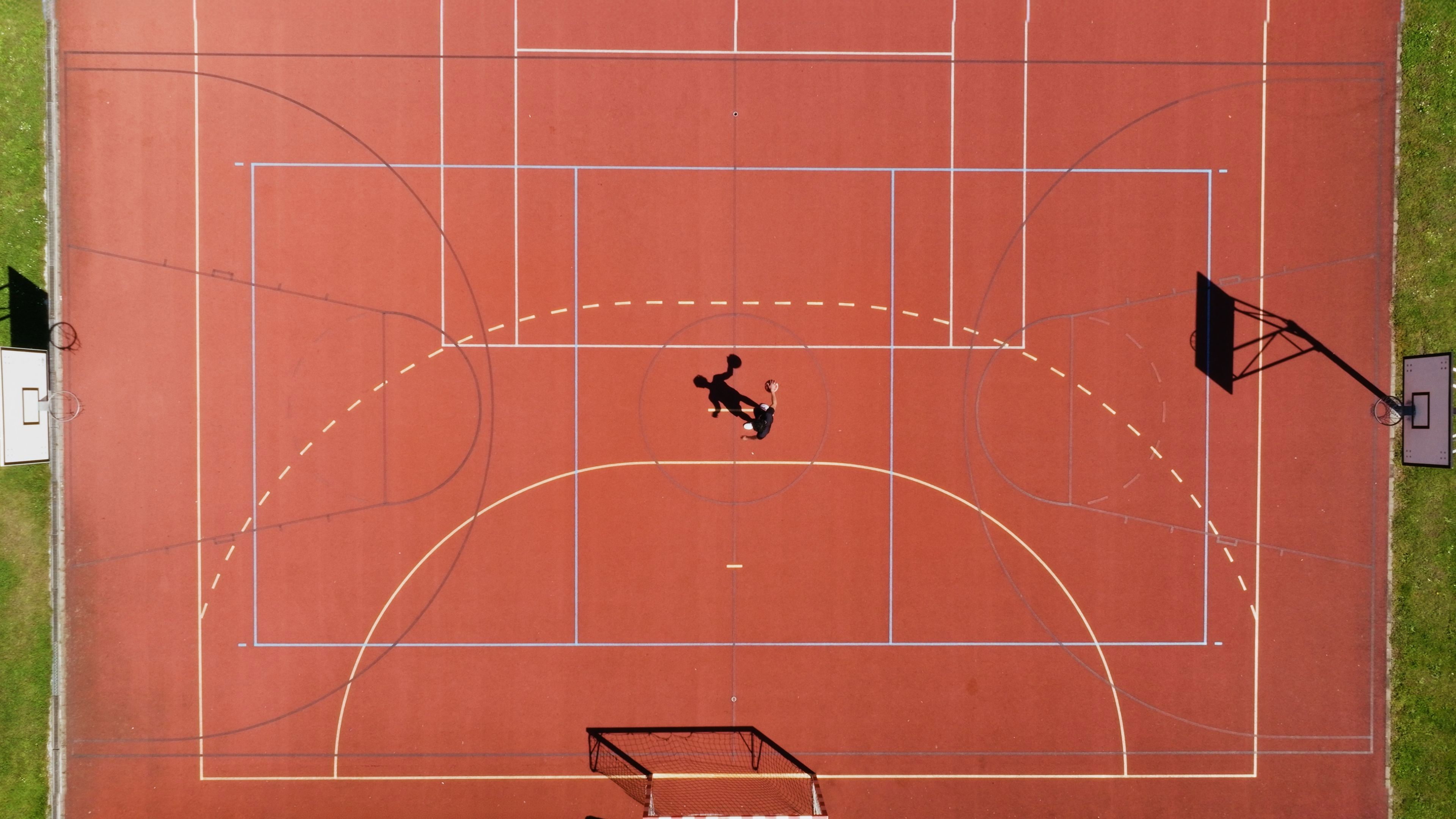 Backdrop for Der harte Weg als Basketballspieler in der Schweiz