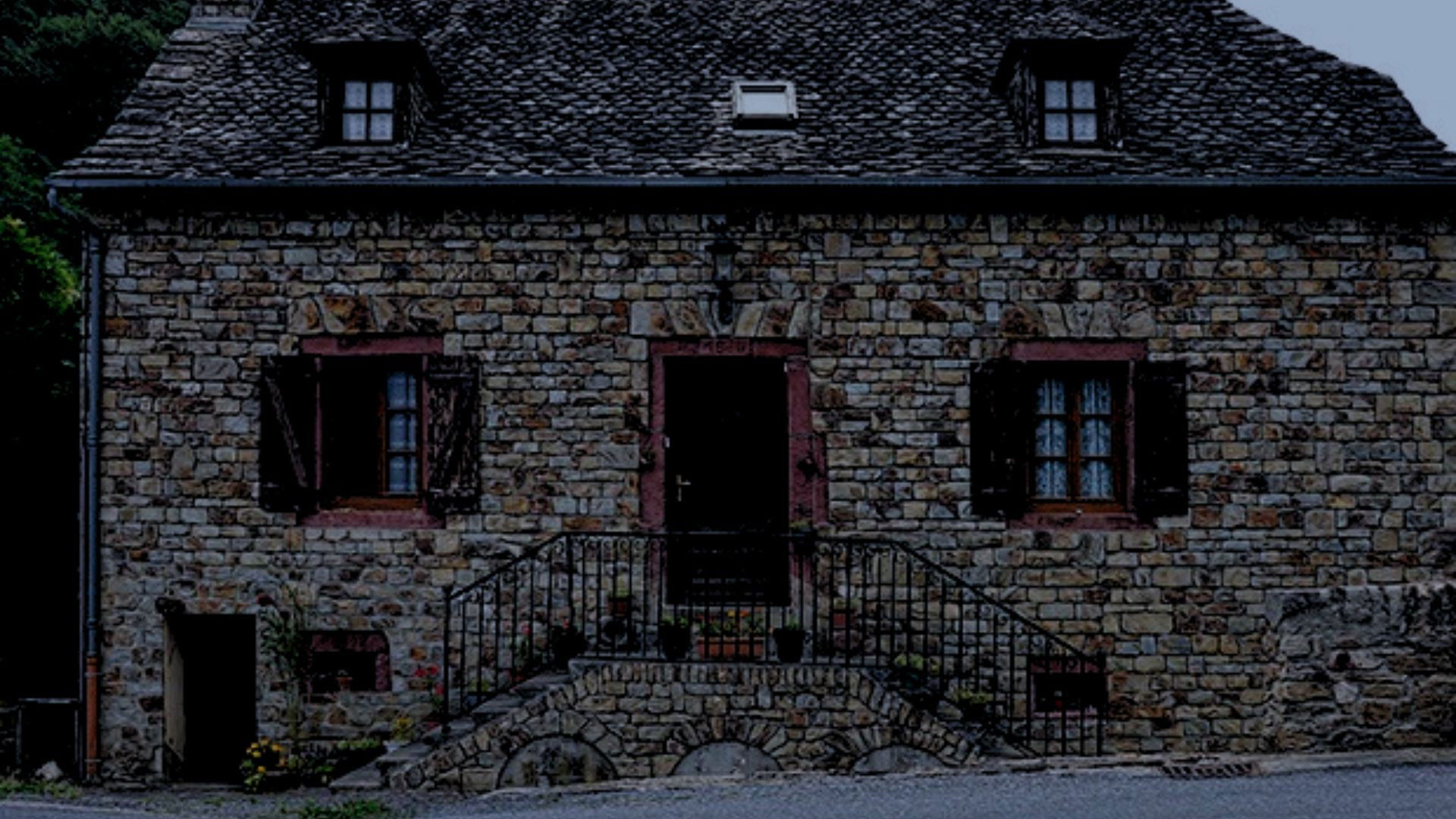 Backdrop for The Paranormal 3: The Demonic Transformation