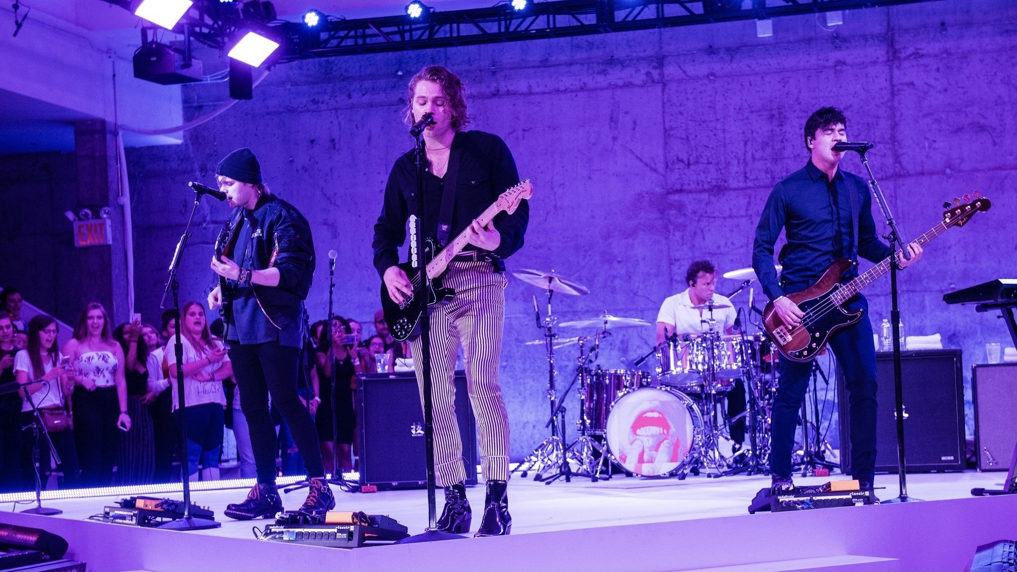 Backdrop for 5 Seconds of Summer Live: On the Record