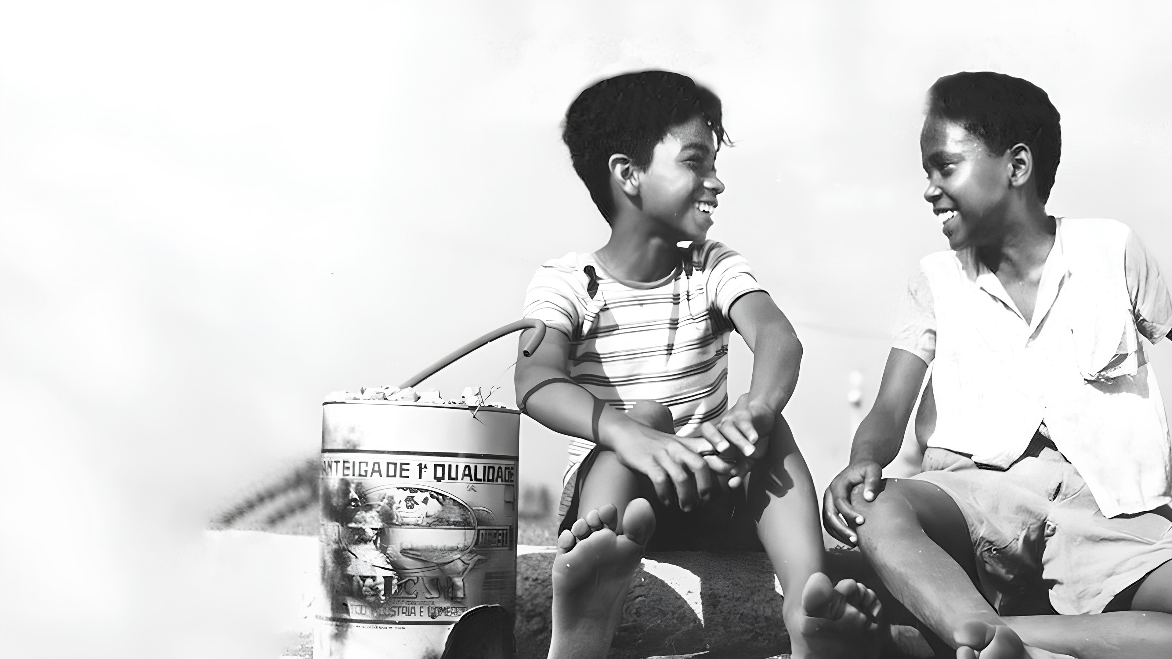 Backdrop for Rio, 100 Degrees F°