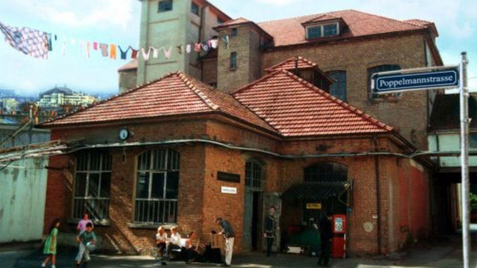 Backdrop for Ausziehn!