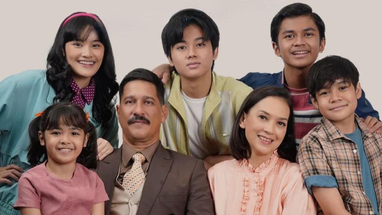 Backdrop for Dilan 1983