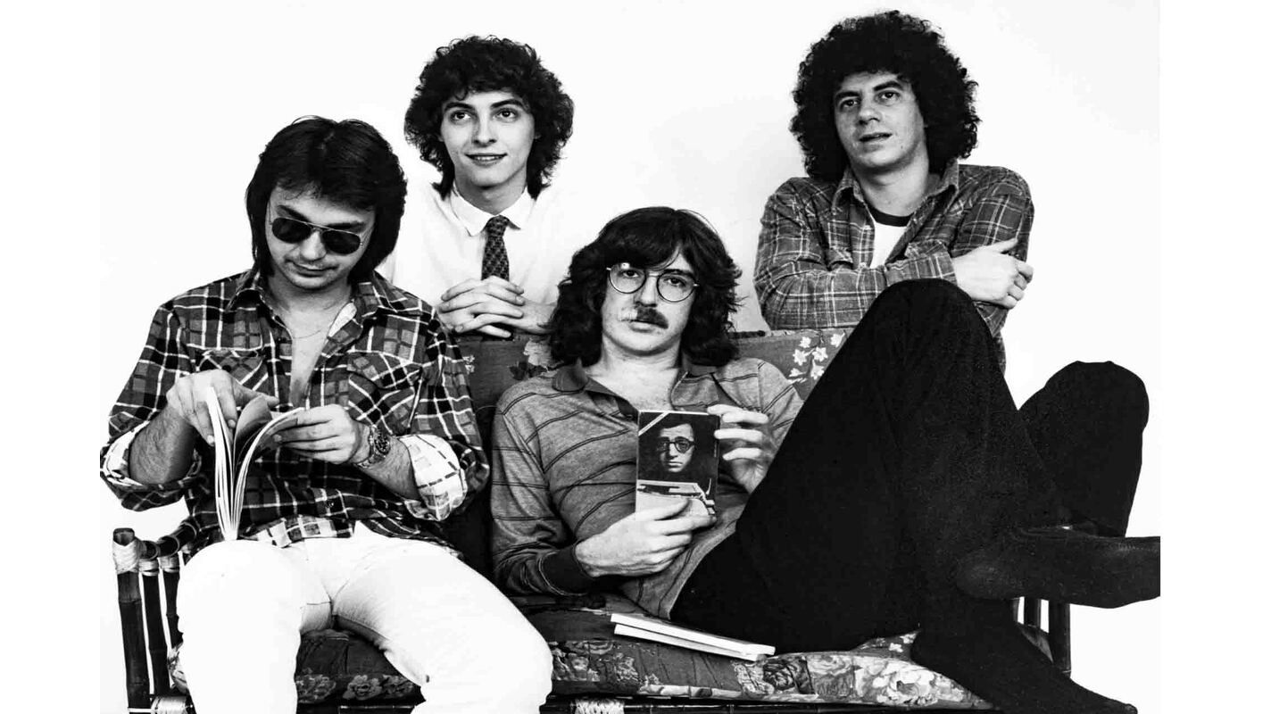 Backdrop for Serú Girán - Bicicleta en Vivo (Canal 11 - Estadio Obras)