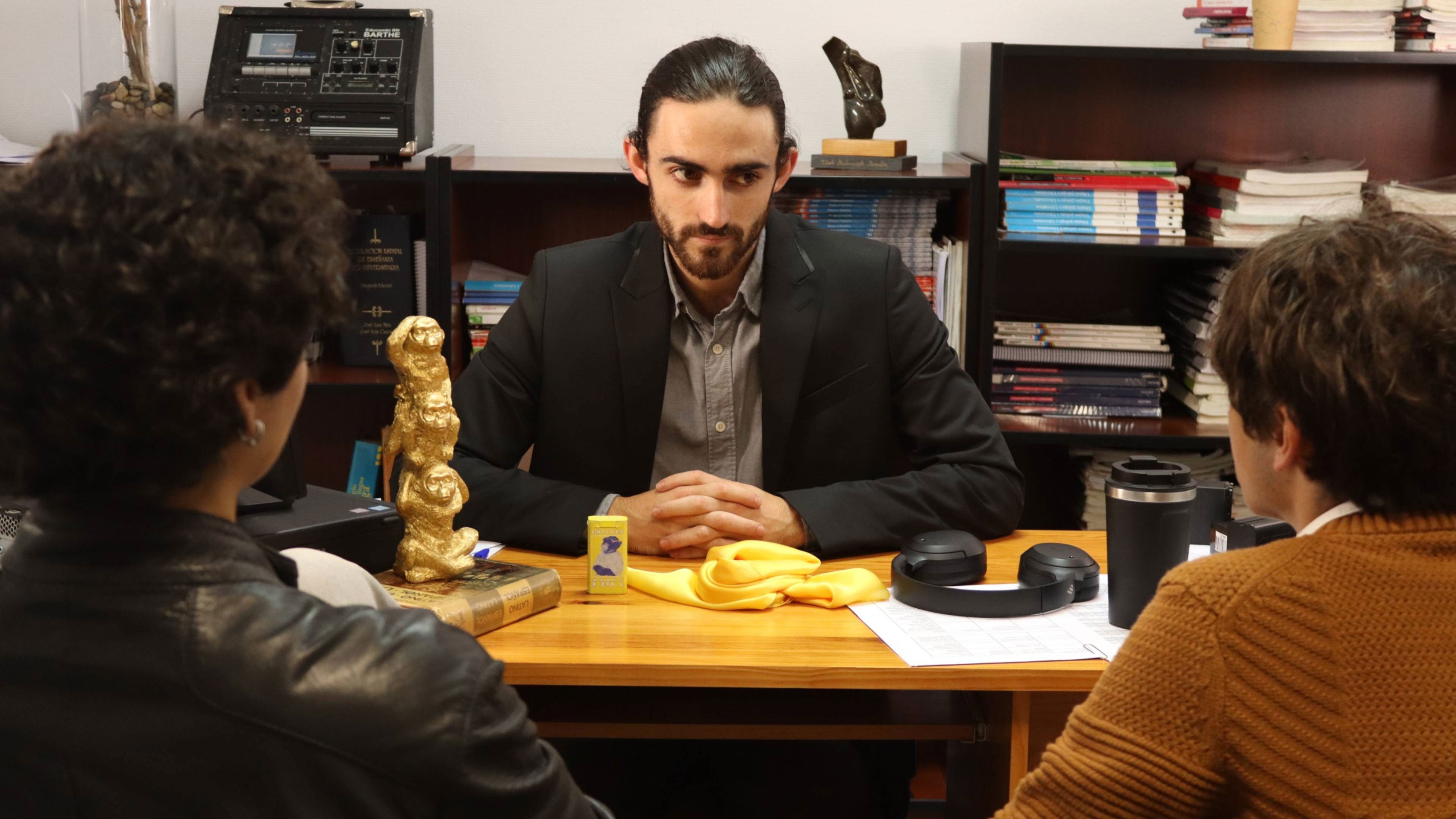 Backdrop for La de los tres monos