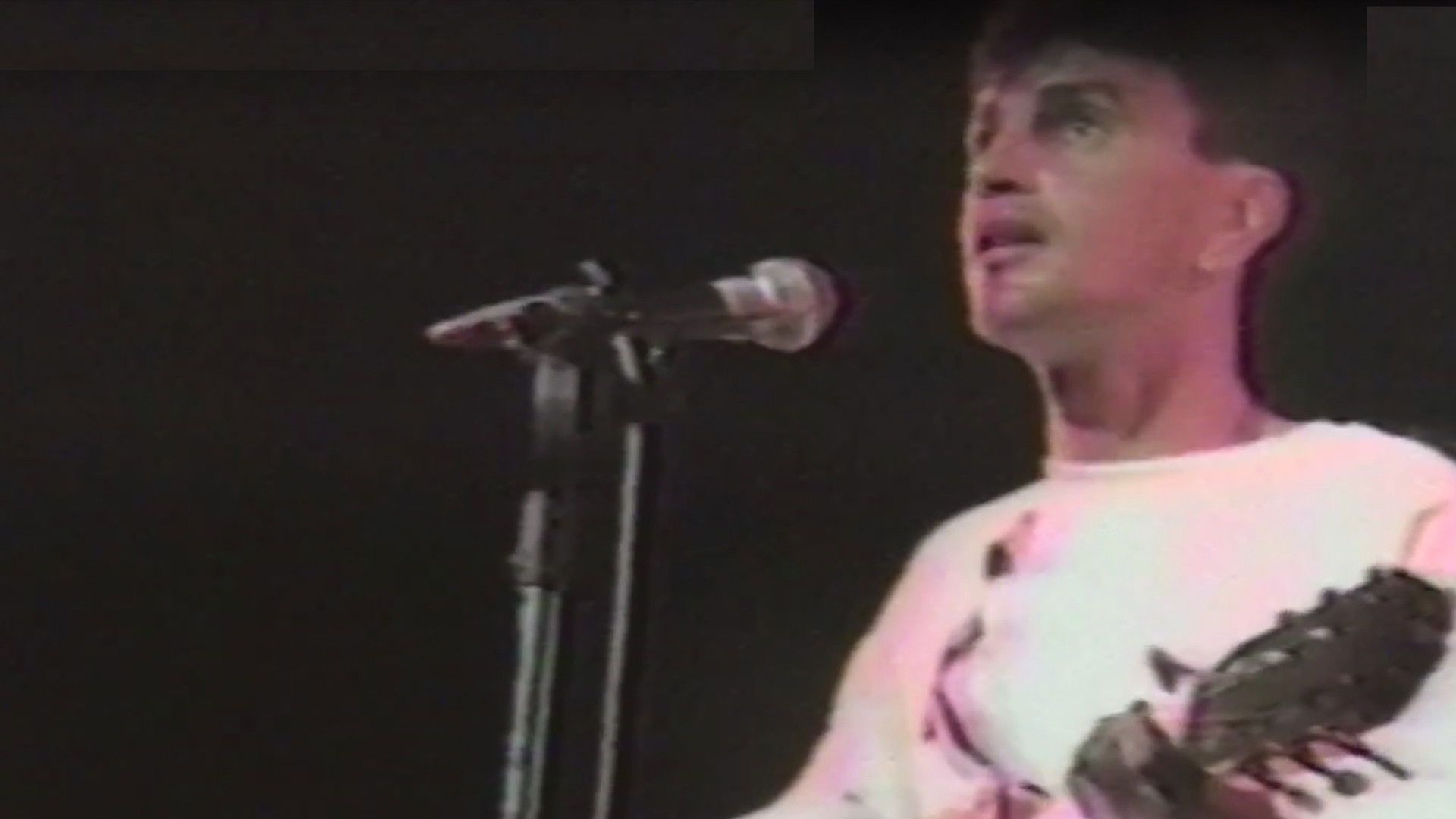 Backdrop for Caetano Veloso - Ao Vivo no Ginásio da Unicamp, 1987