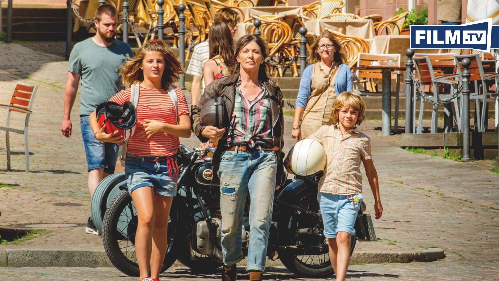 Backdrop for Conni & Co 2 - Das Geheimnis des T-Rex