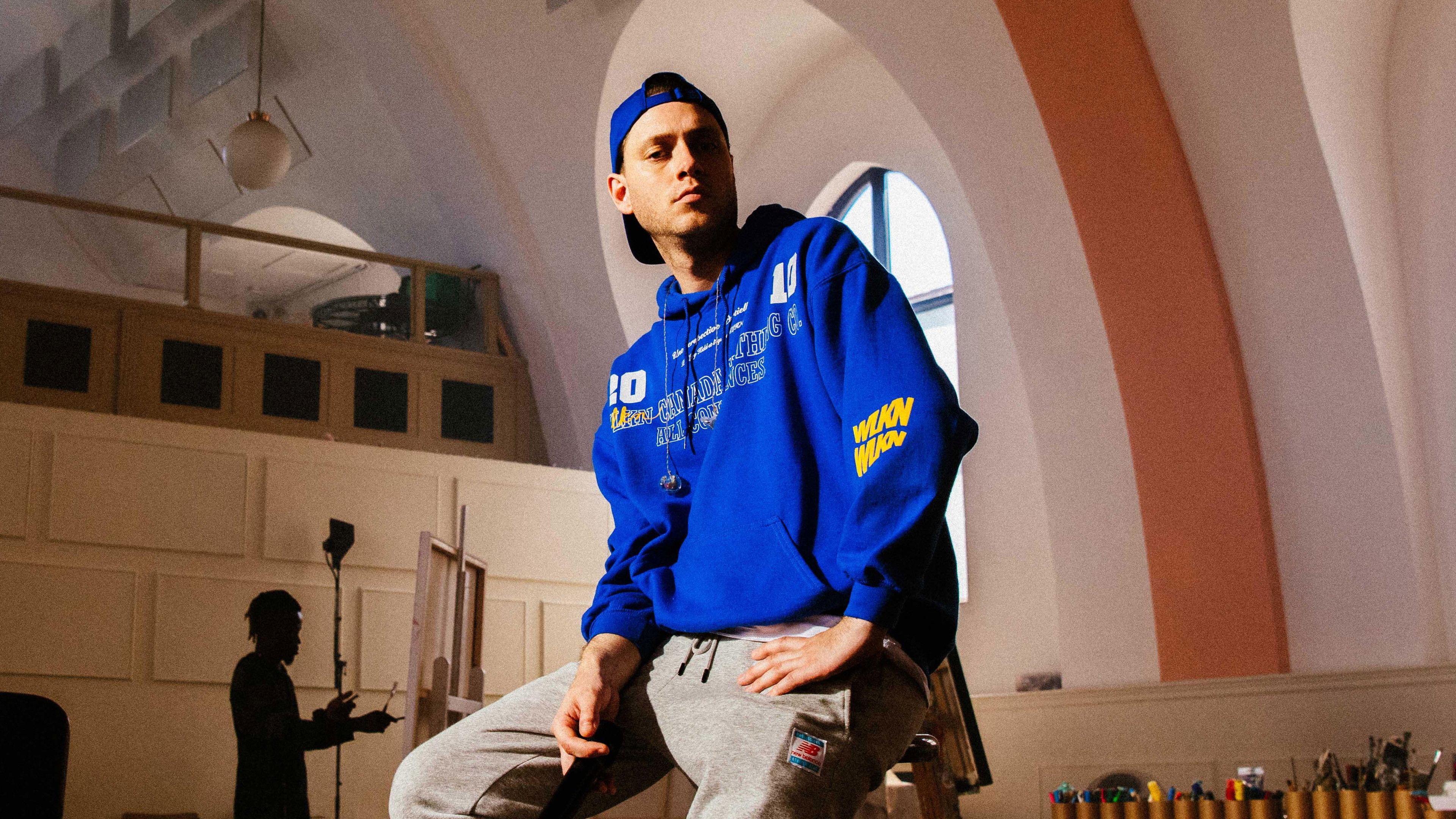 Backdrop for Loud cinétique