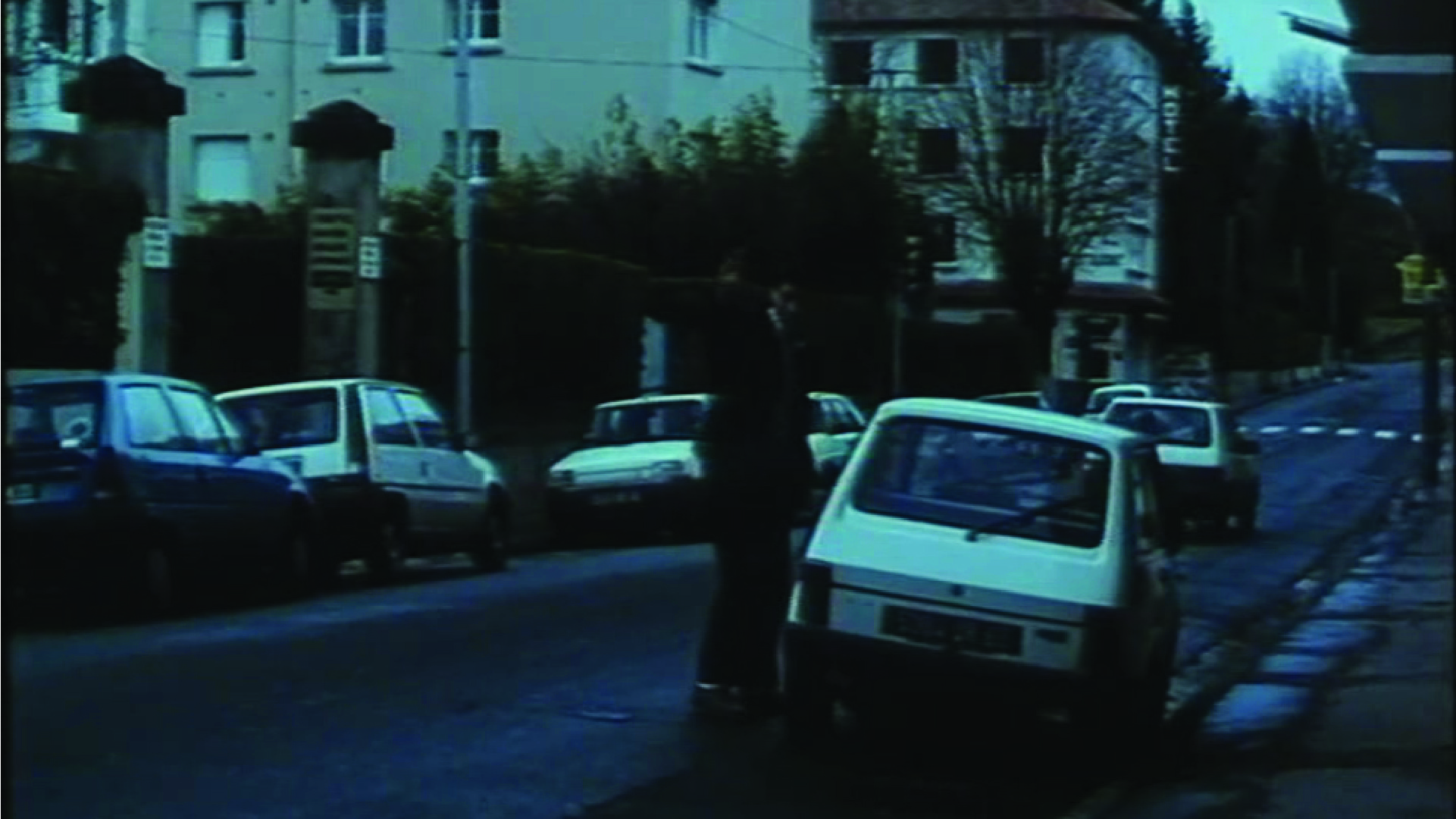 Backdrop for Bernard ou Les apparitions