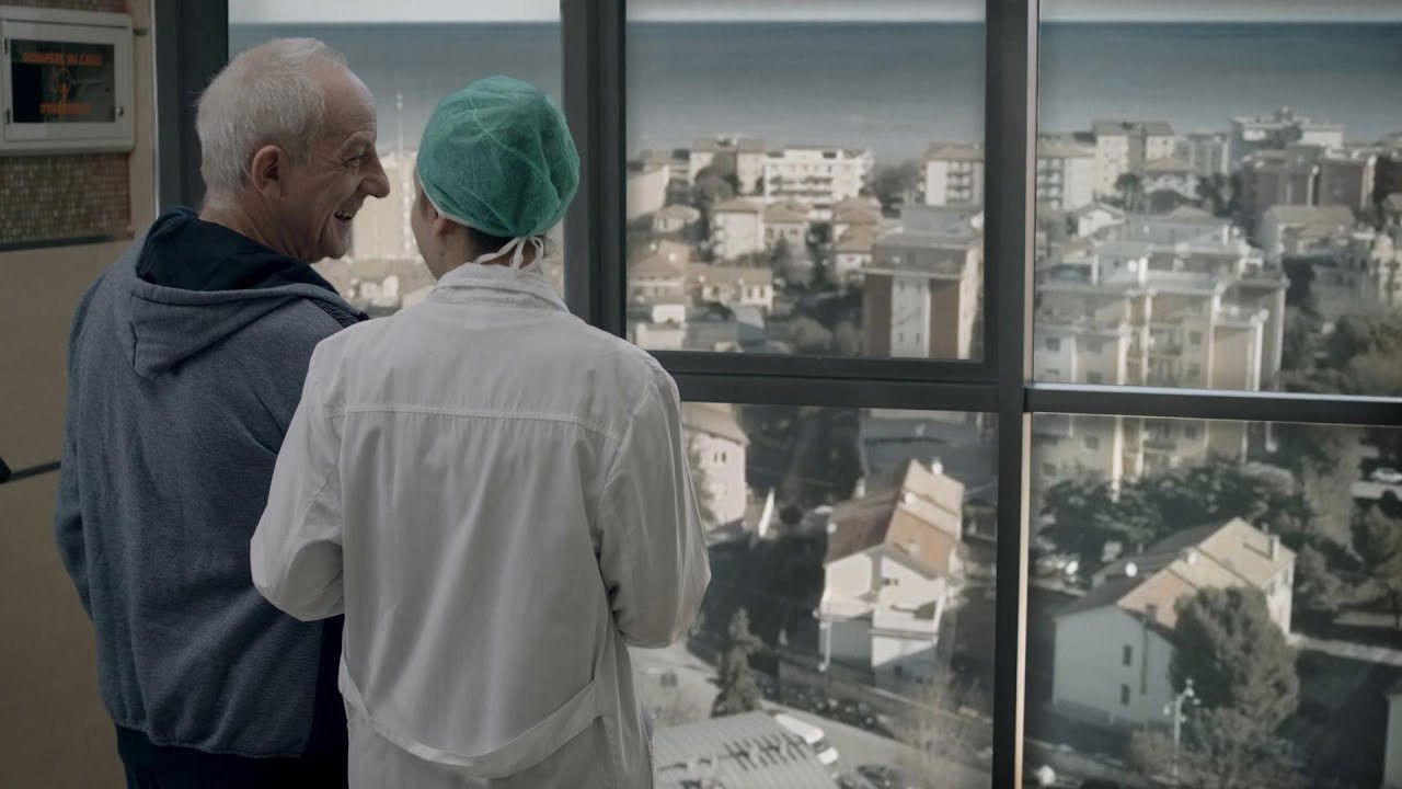 Backdrop for Un eretico in corsia