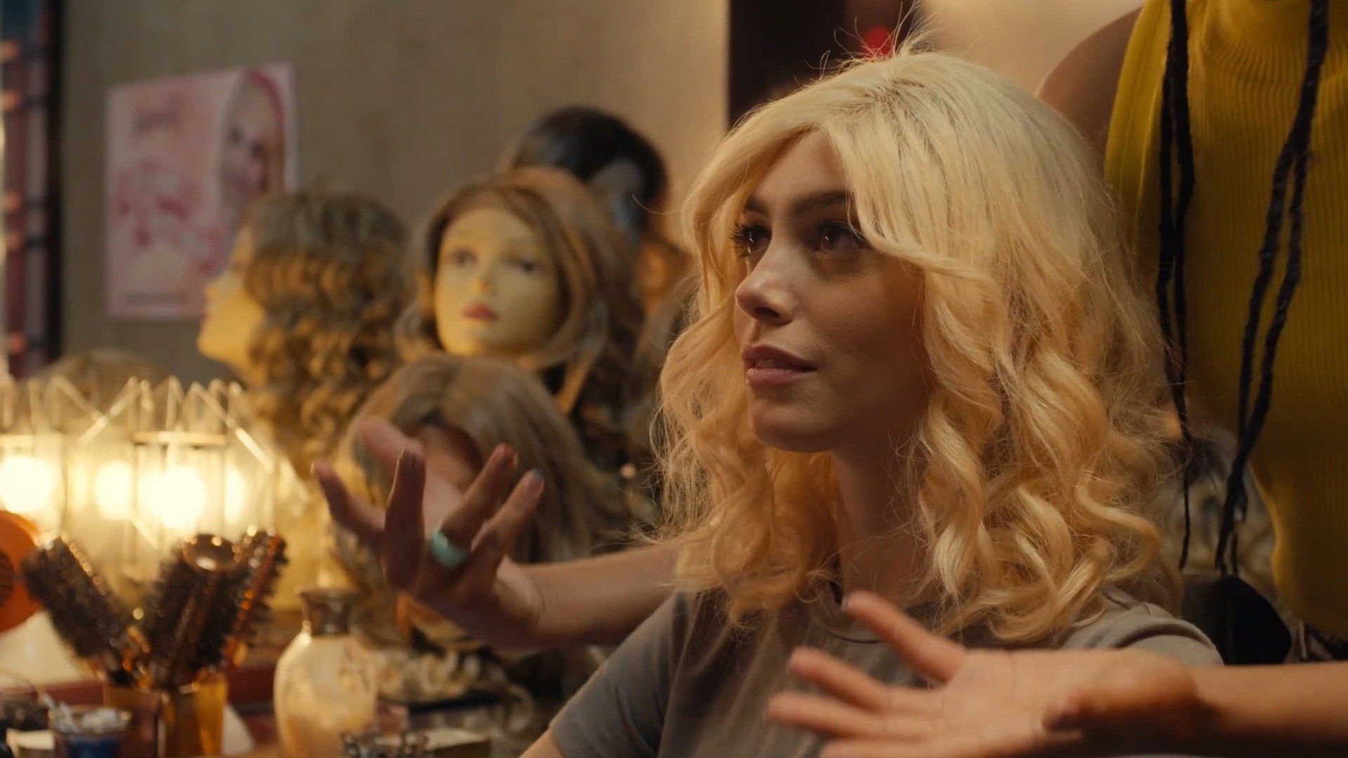 Backdrop for Anjo Loiro com Sangue no Cabelo