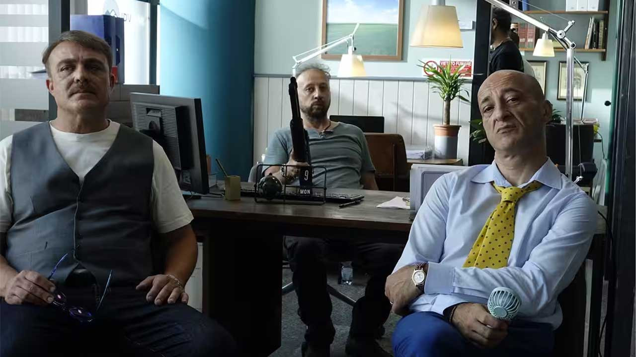 Backdrop for Bang Bank - L'occasione fa l'uomo morto