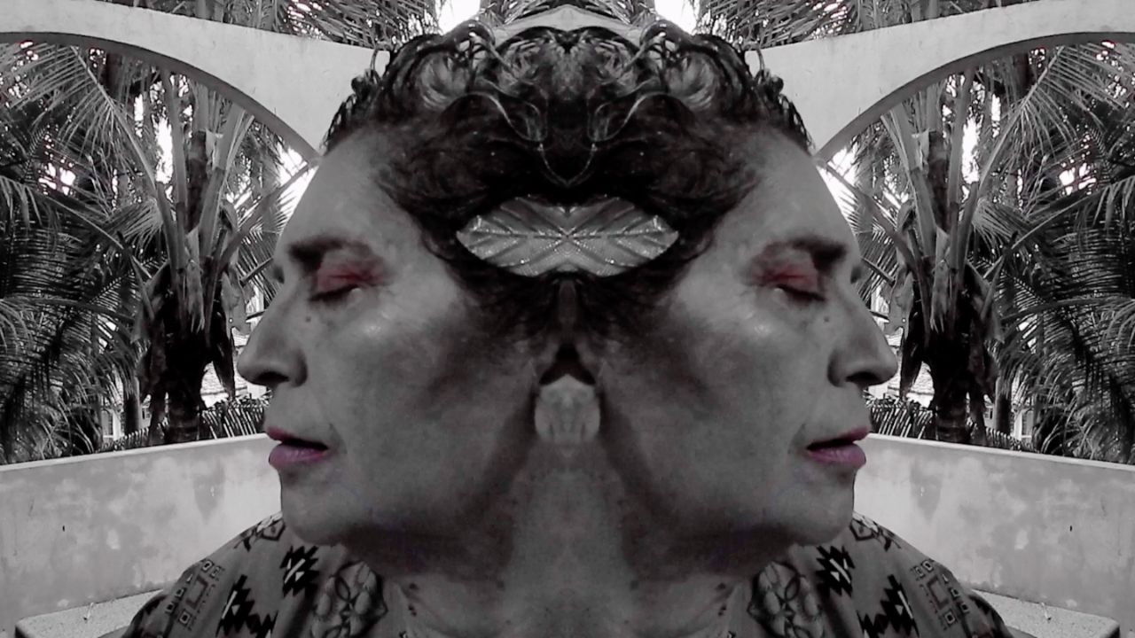 Backdrop for Simonetta's eyes