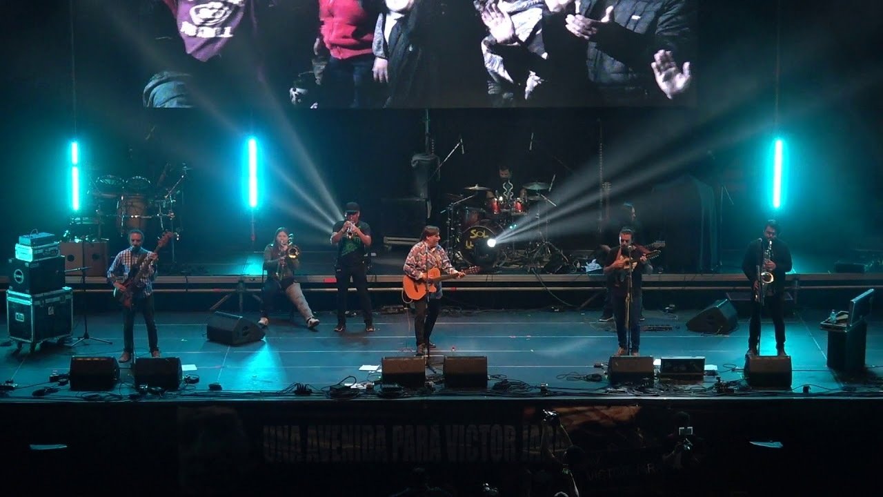 Backdrop for Sol y Lluvia - Estadio Victor Jara
