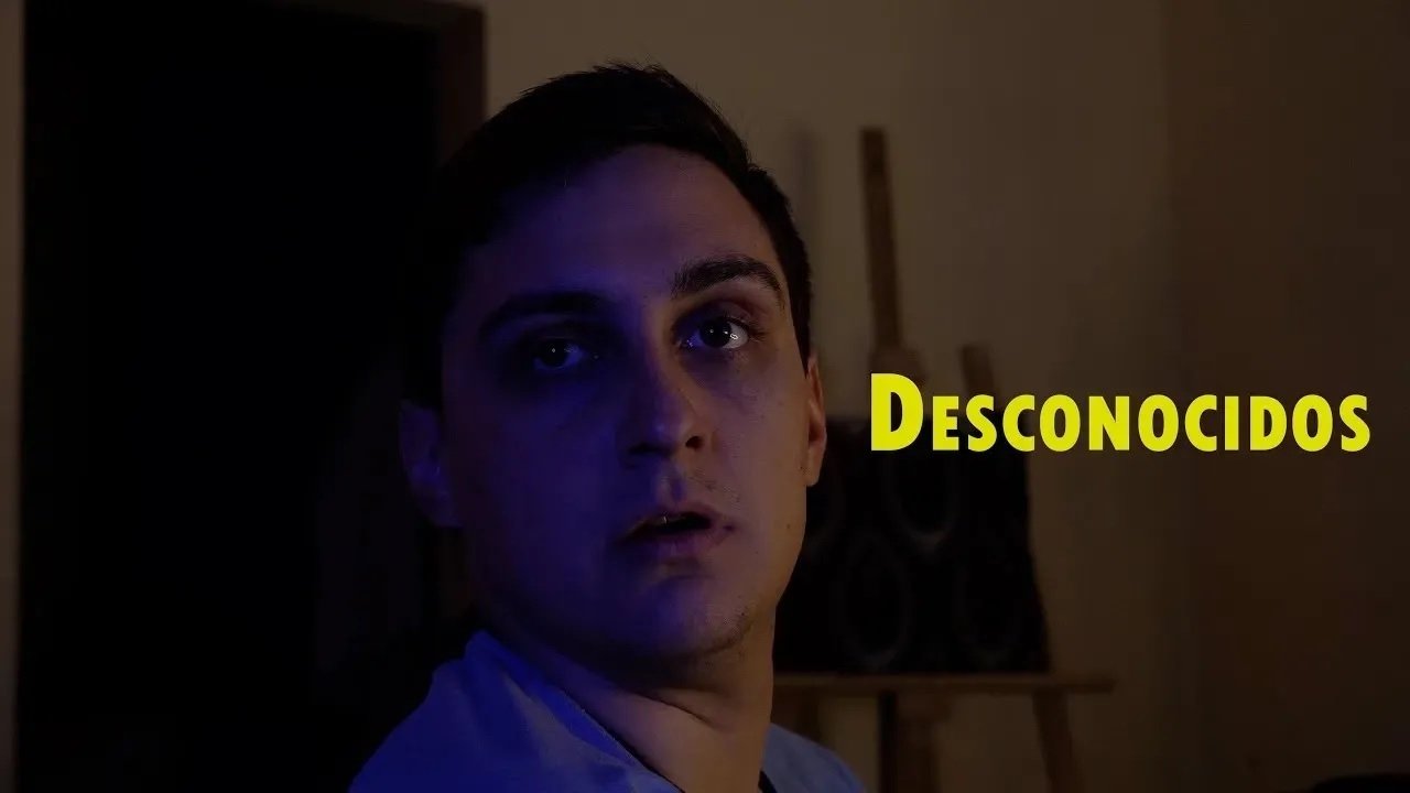 Backdrop for Desconocidos