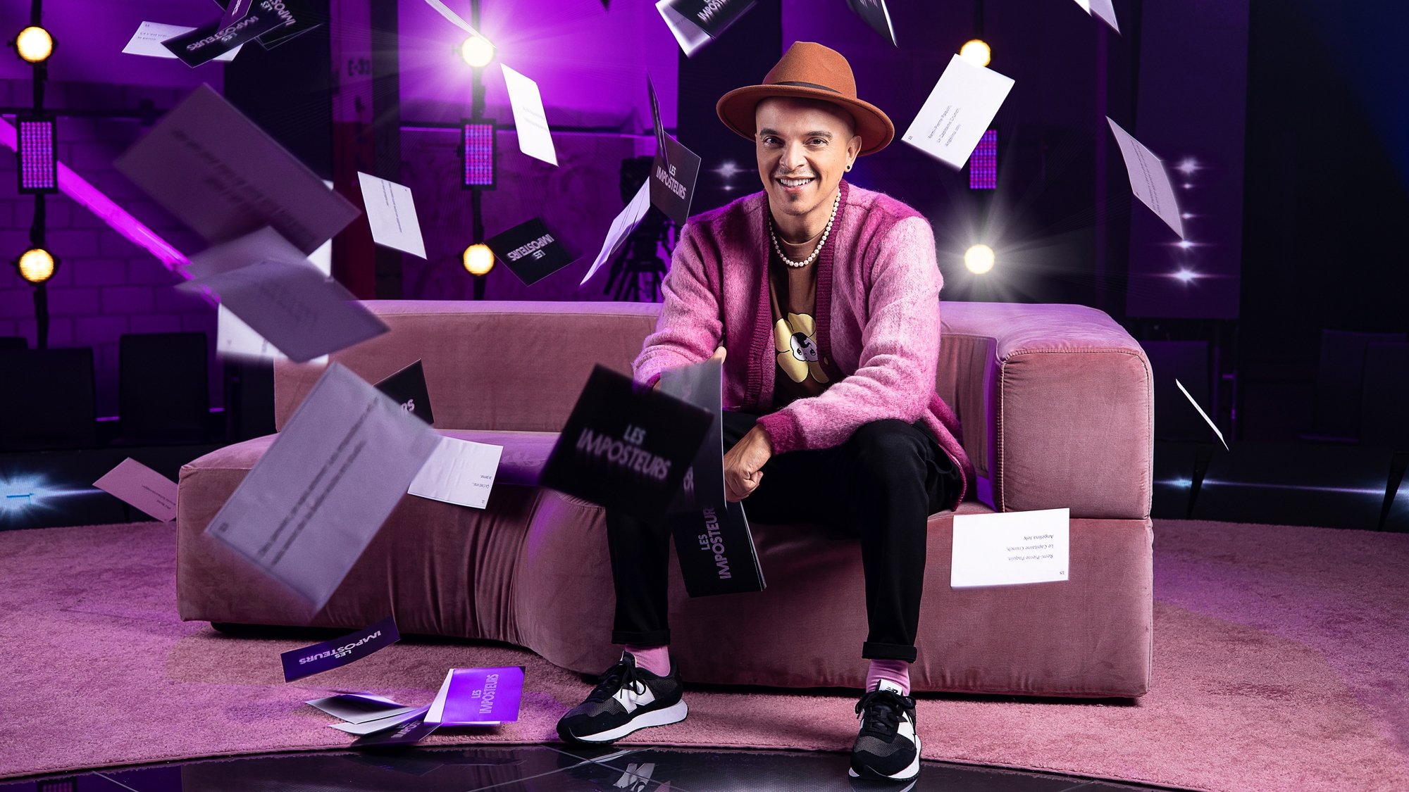 Backdrop for Les imposteurs