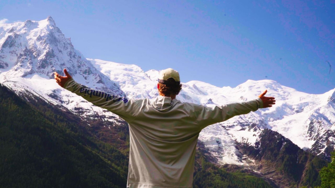 Backdrop for The New Life