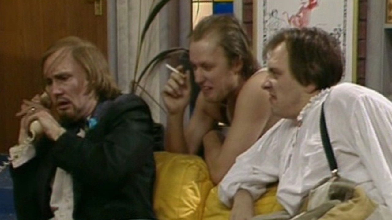 Backdrop for Filthy Rich & Catflap