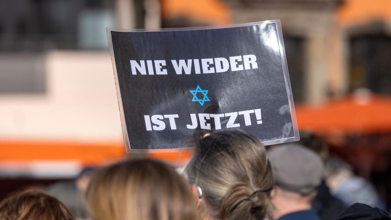 Backdrop for Warum Judenhass? Antisemitismus in Deutschland