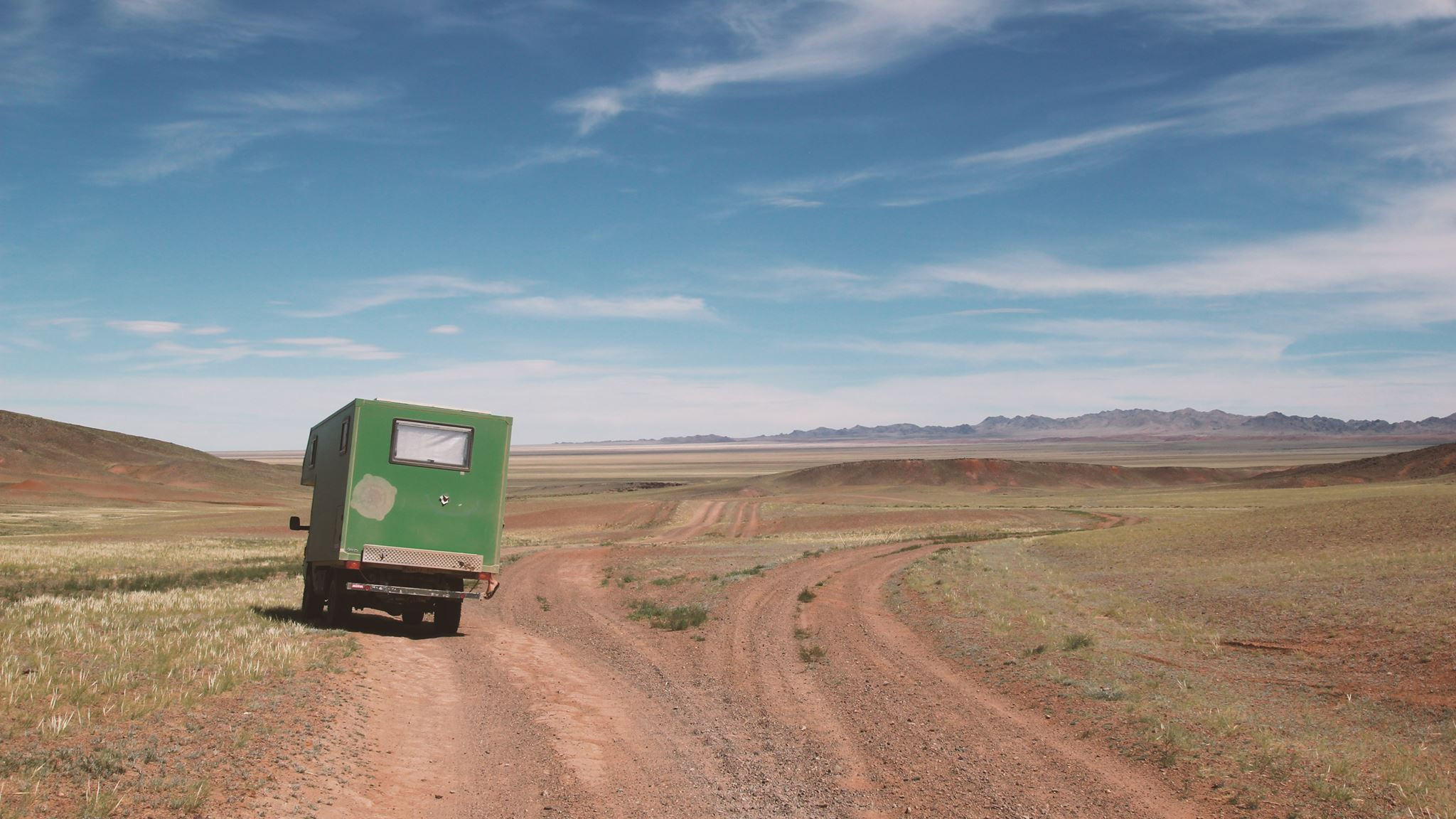 Backdrop for In 927km Right: Part 1 — On the Other Side of the TV