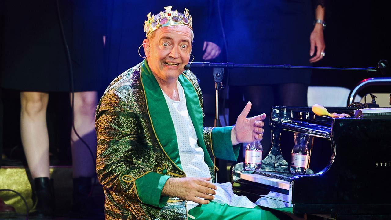 Backdrop for Rainald Grebe: Der Tod im Leben. Unheilbar krank zum größten Auftritt