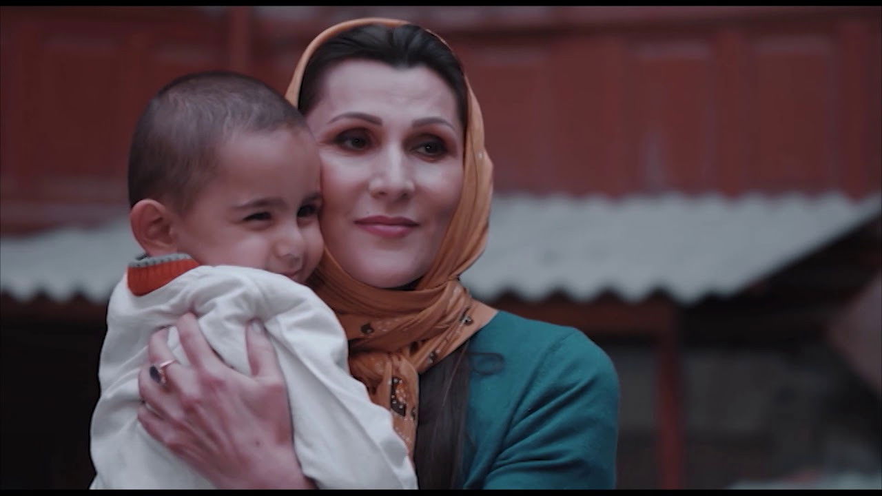 Backdrop for Ana və poçtalyon