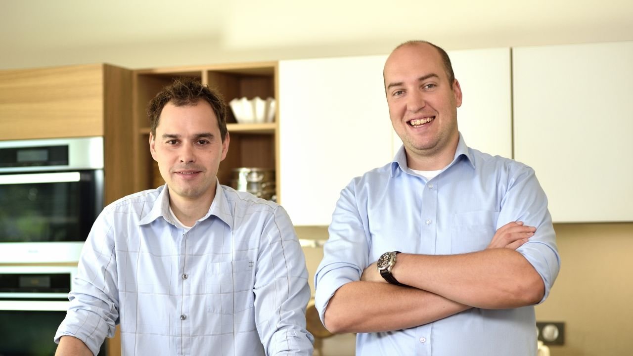 Backdrop for Kluci v akci