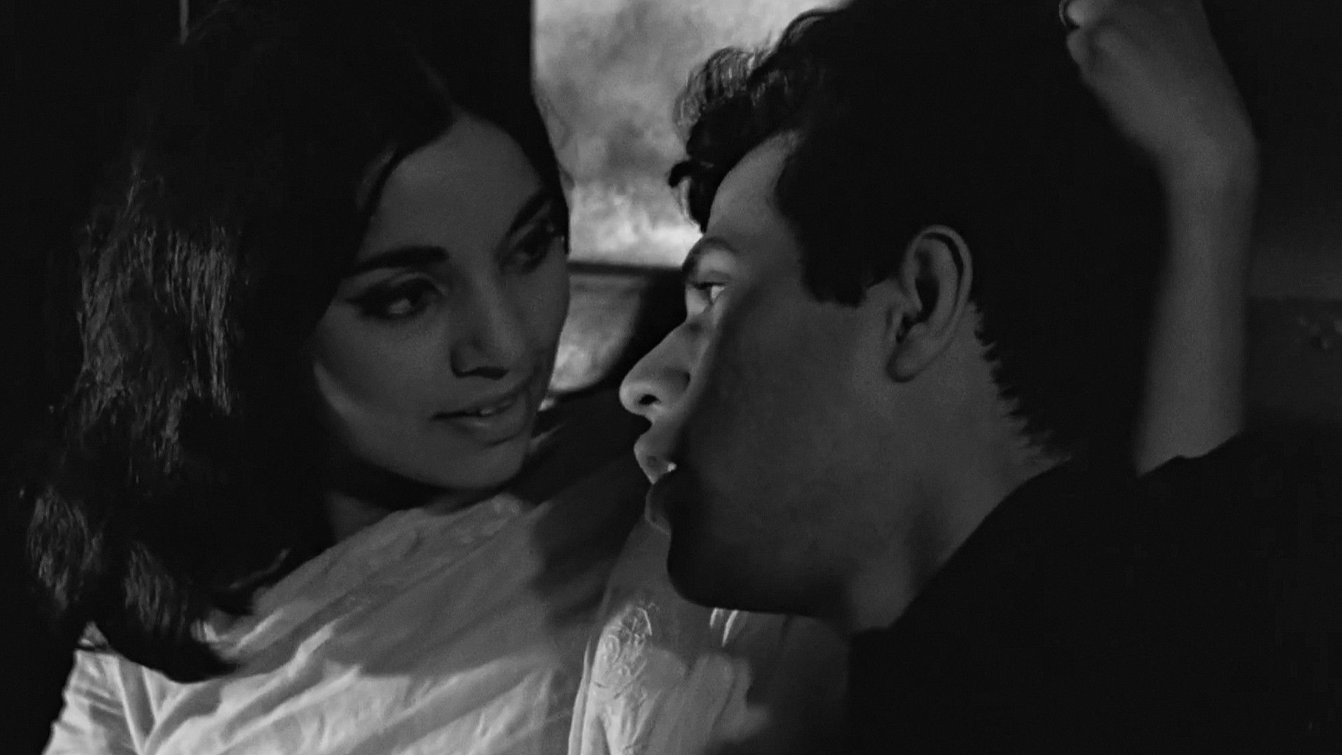 Backdrop for 37 Down Manmad Passenger