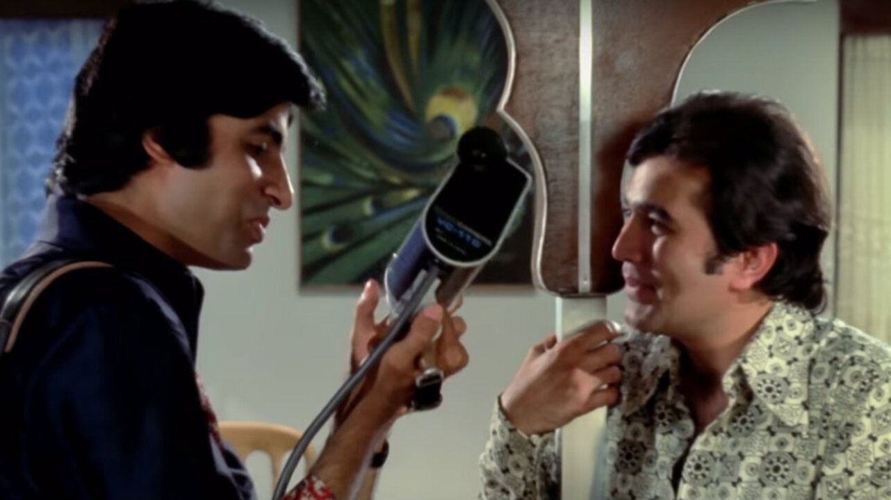 Backdrop for Namak Haraam