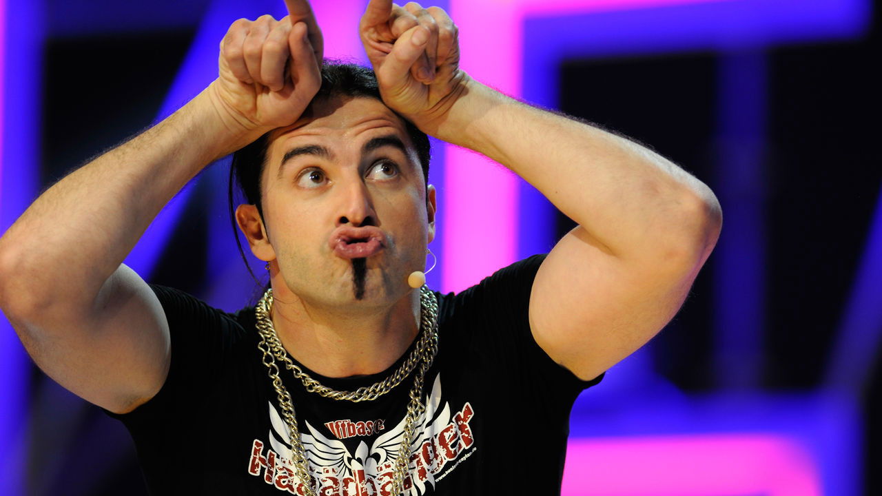 Backdrop for Ganz schön turbülent