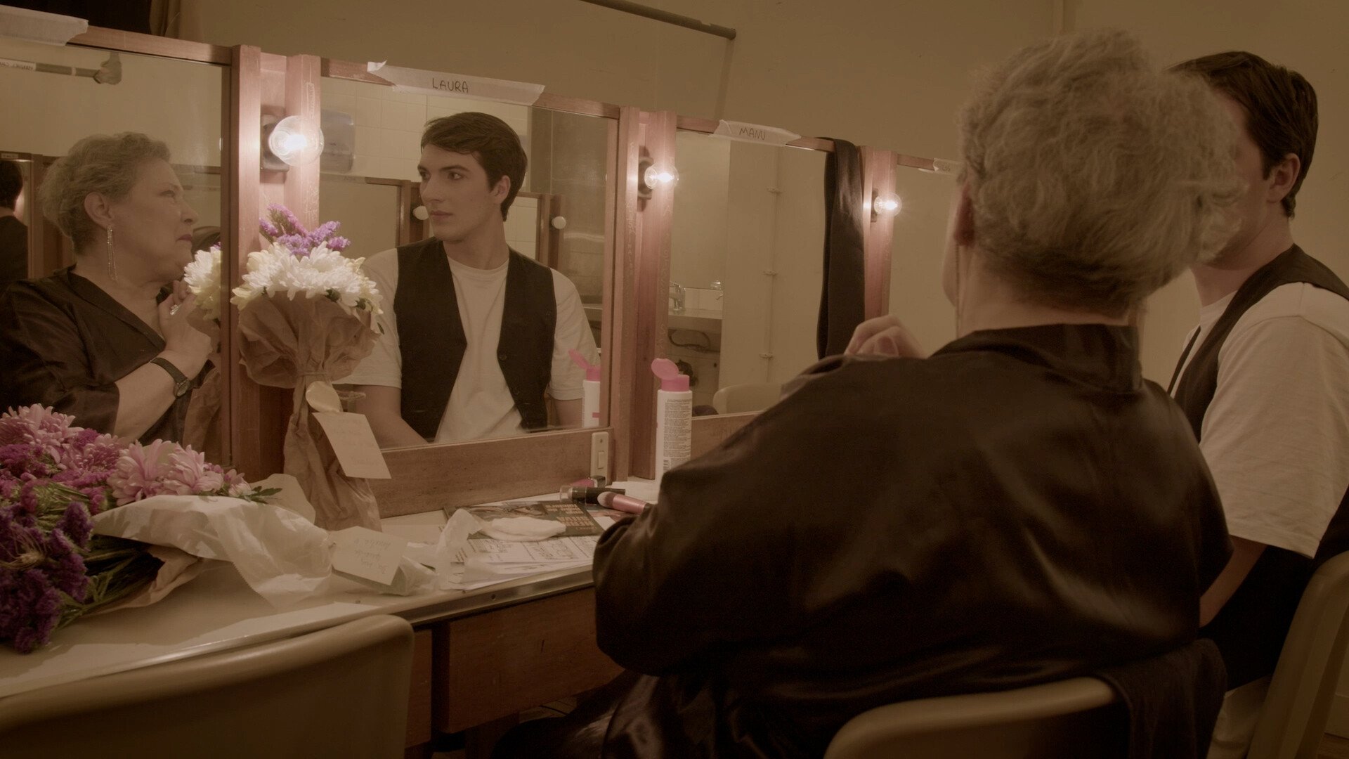 Backdrop for Um Caminho numa Outra Avenida