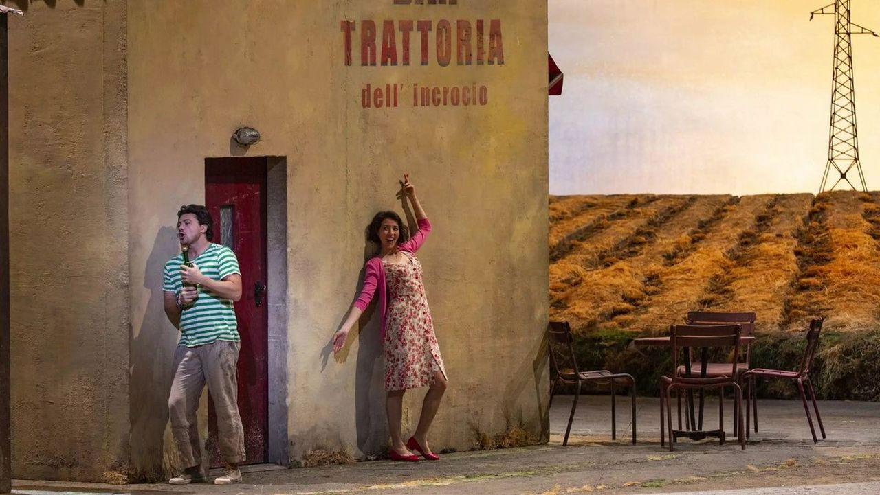 Backdrop for Donizetti: L'Elisir d'amore