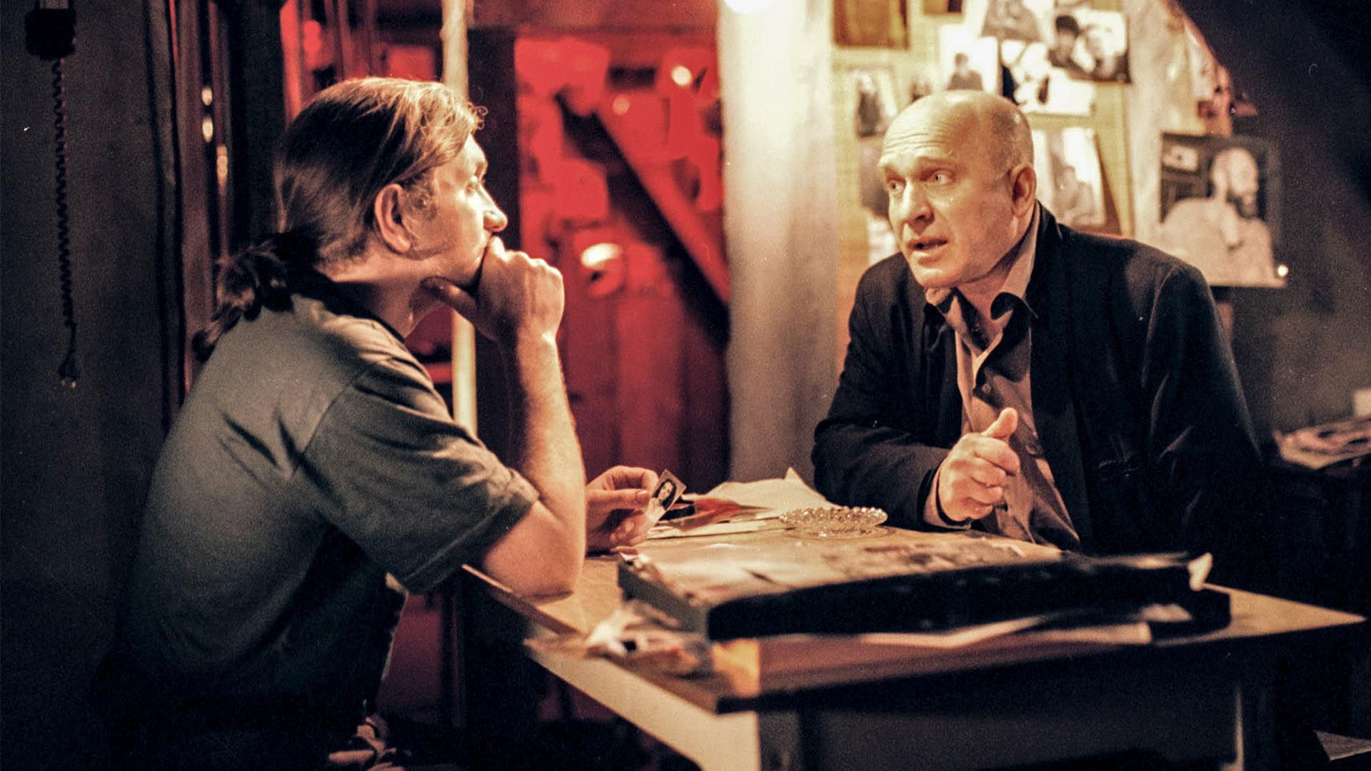 Backdrop for Twarze i maski