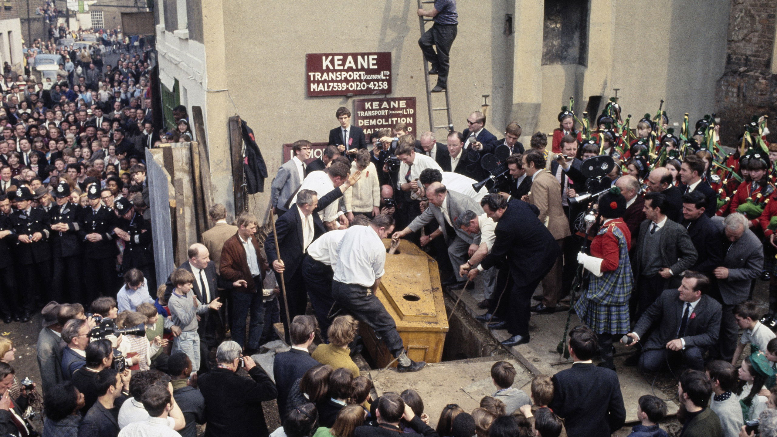 Backdrop for Buried Alive!