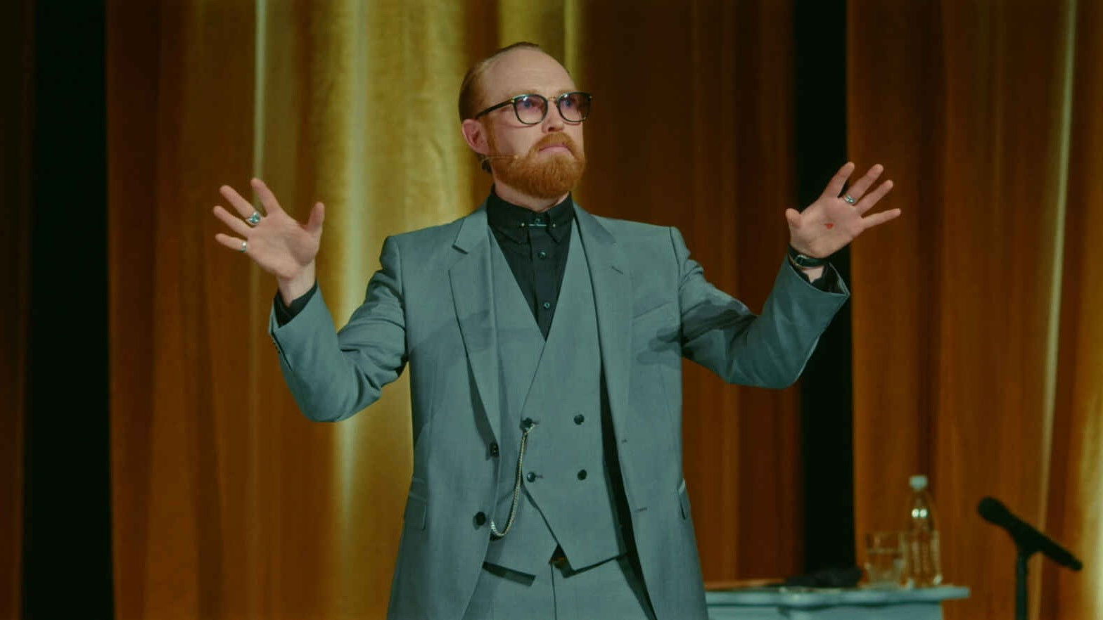 Backdrop for Jan Hellesøe - Forudsigelser