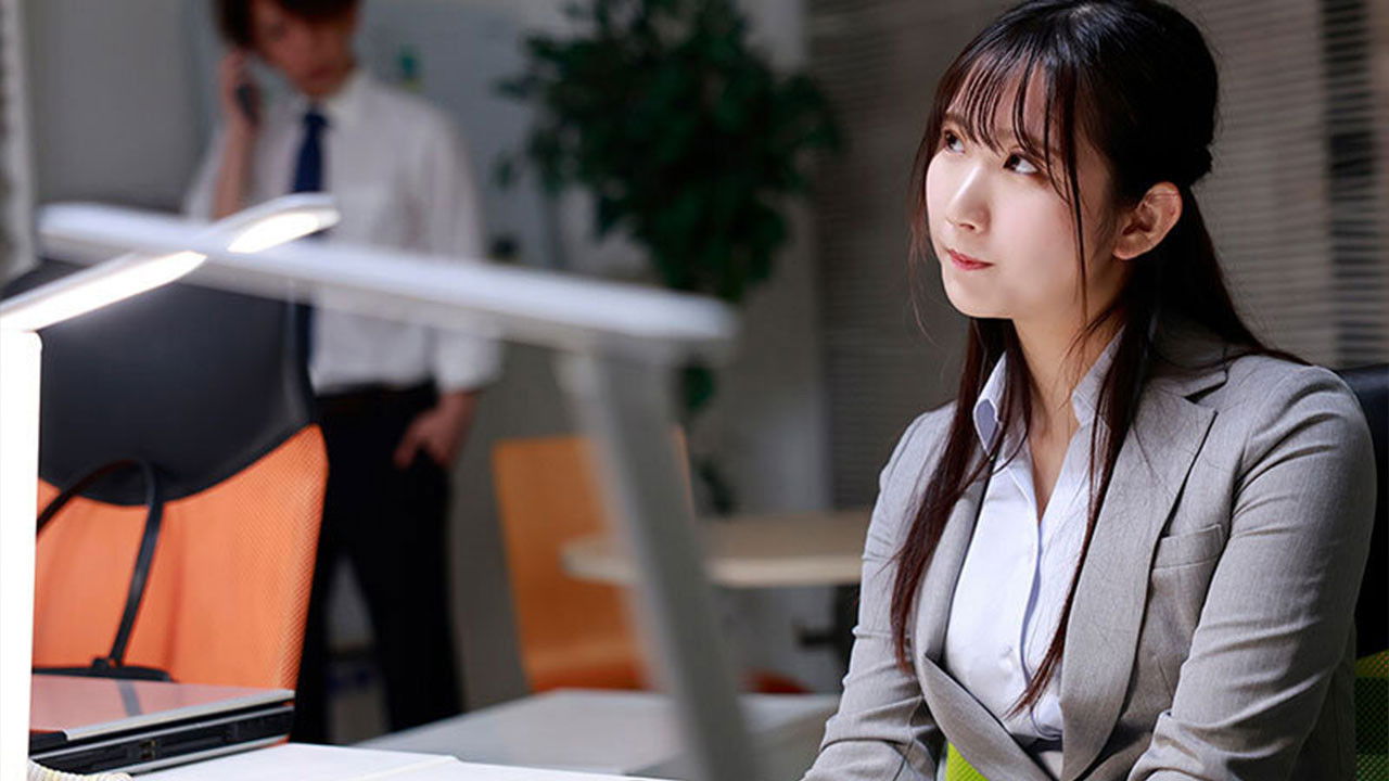 Backdrop for 僕の恋人が家で待ってるのに、 終電逃がし後輩女子社員の家に泊まる流れに…ノーパンノーブラ 部屋着に興奮した絶倫のボクは一晩中ヤりまくった。。。