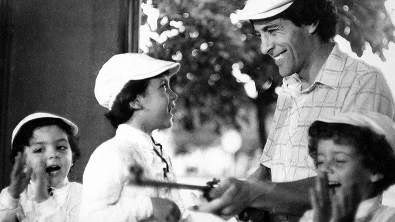 Backdrop for Asif, Vasif, Ağasif